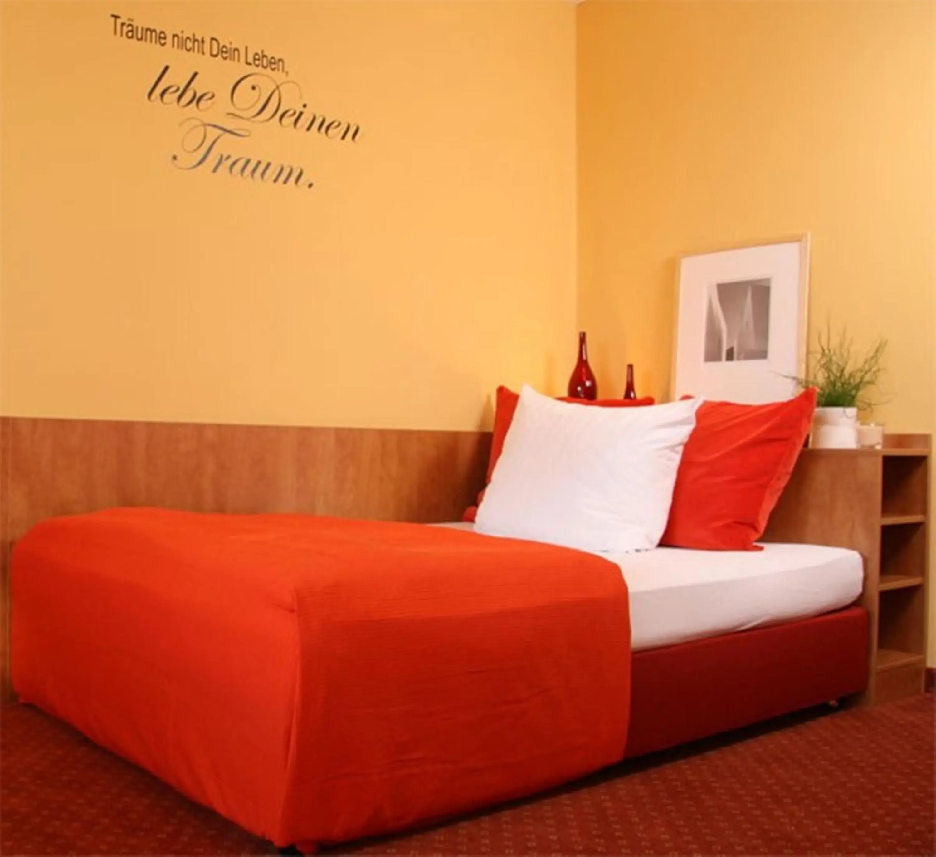 Photo of the whole room, Bed in Hotel von Heyden