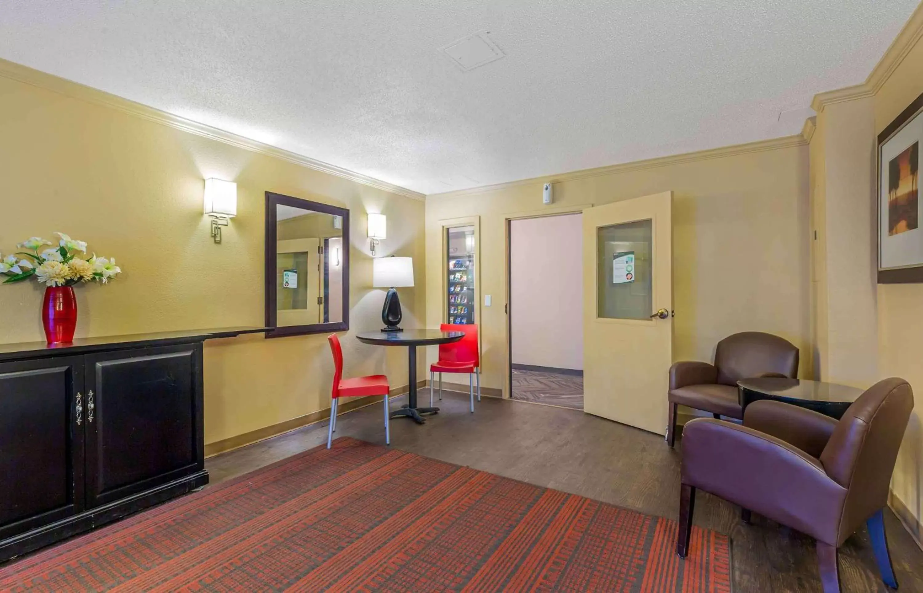 Lobby or reception, Seating Area in Extended Stay America Suites - Boston - Burlington