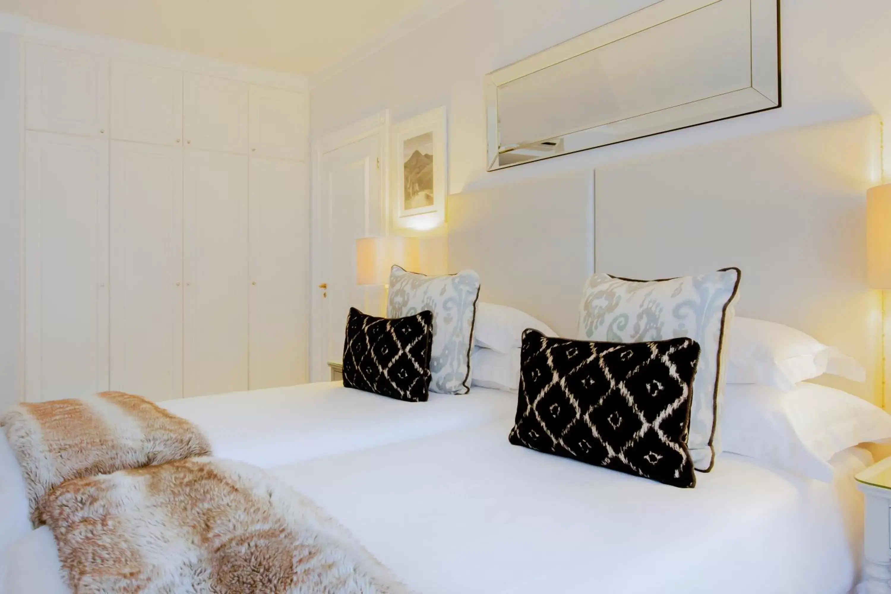 Bedroom, Bed in Fancourt Hotel