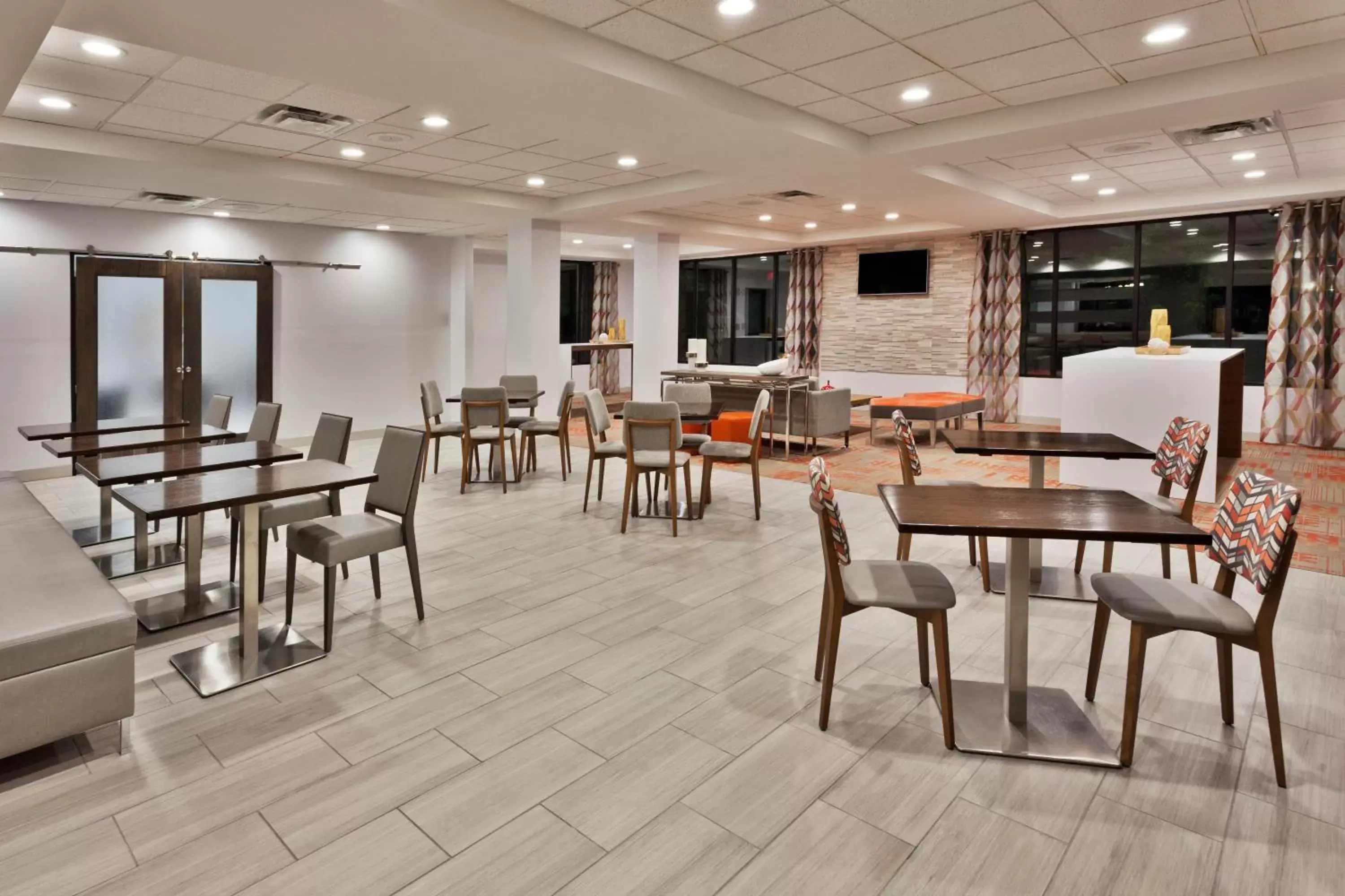 Restaurant/Places to Eat in Best Western Plus Columbus North Fort Moore Restaurant/Places to Eat in Best Western Plus Columbus North Fort Moore