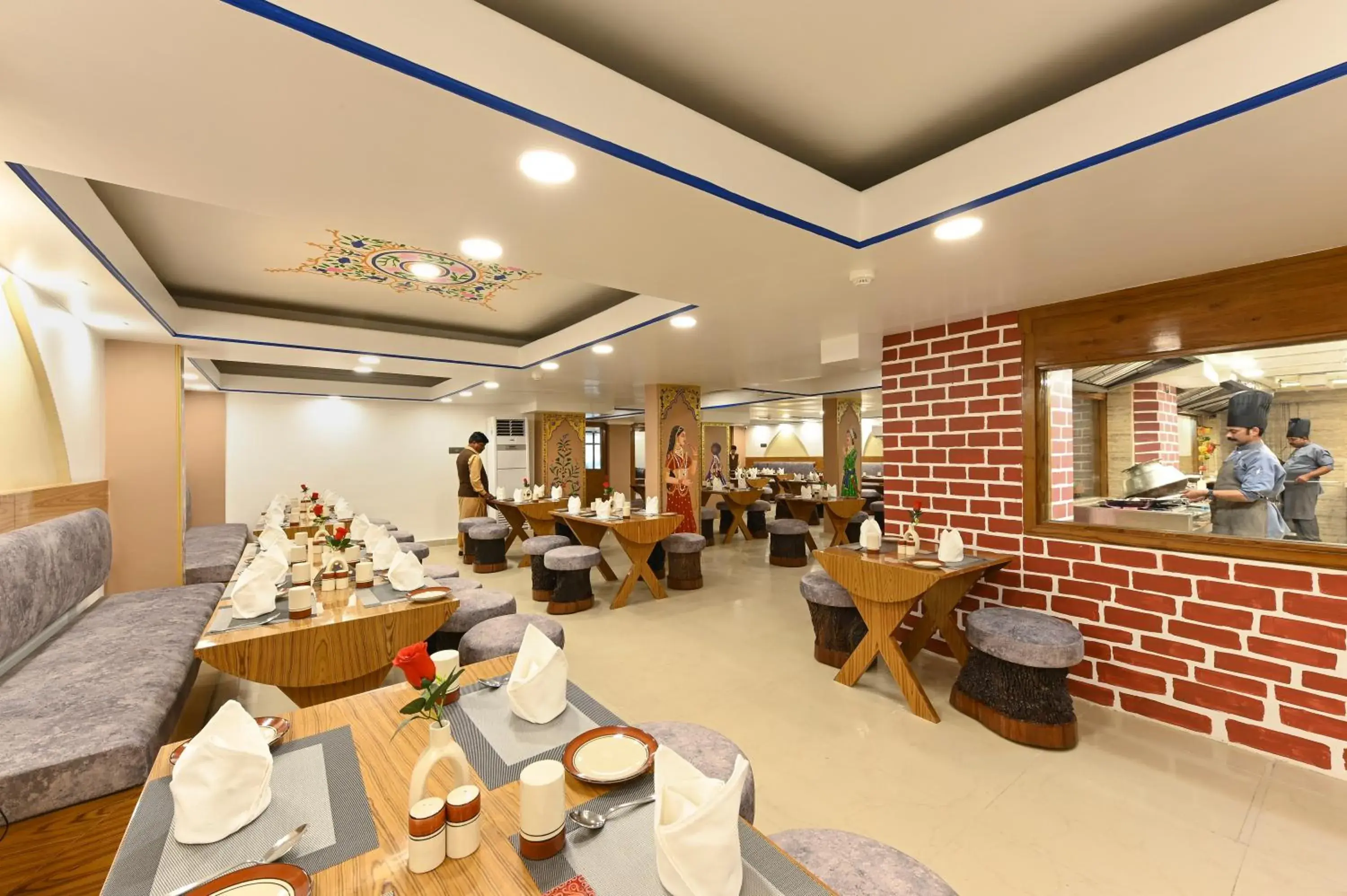 Restaurant/Places to Eat in Hotel Ganga Ratan