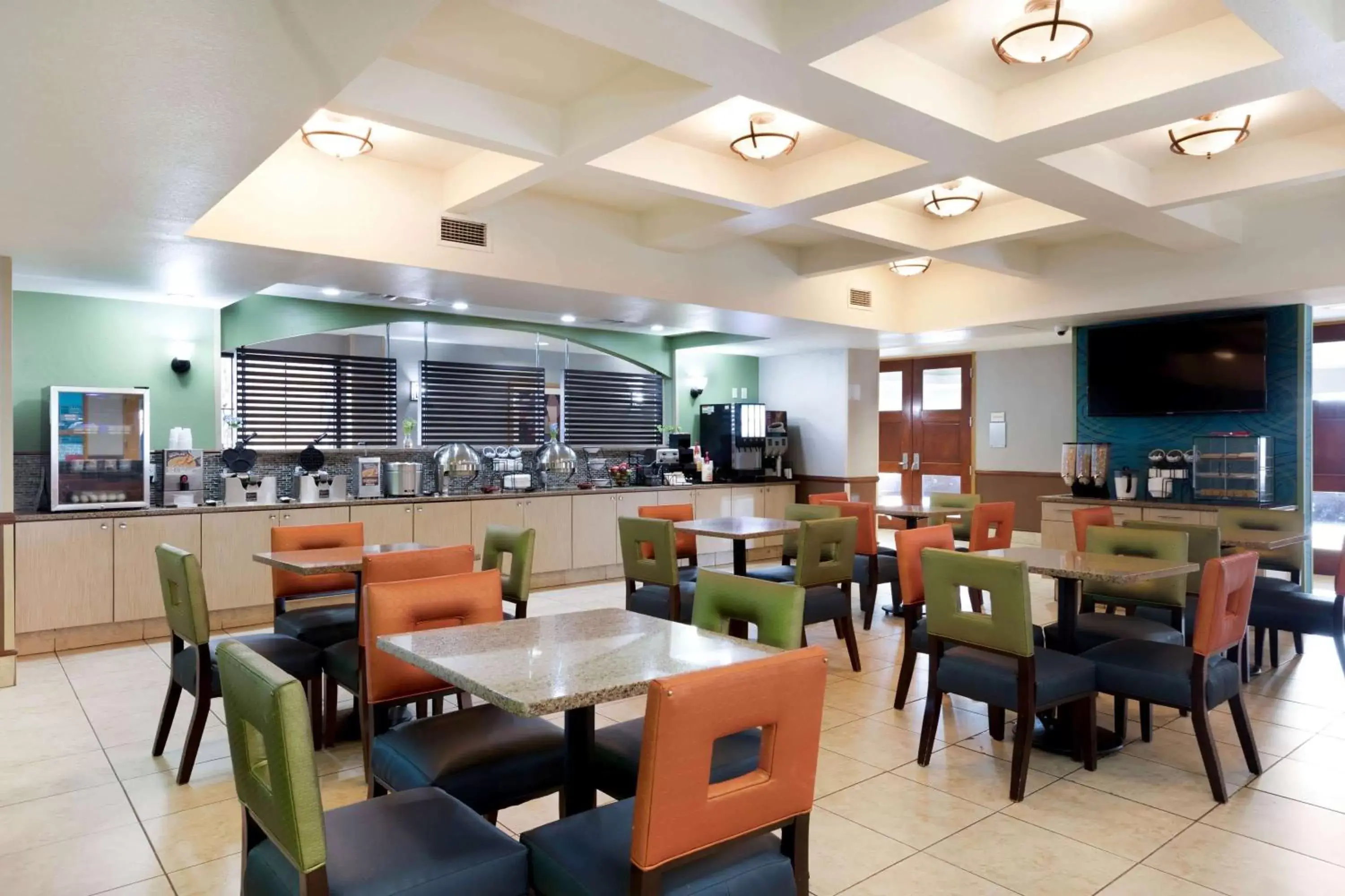 Restaurant/Places to Eat in La Quinta by Wyndham Olathe