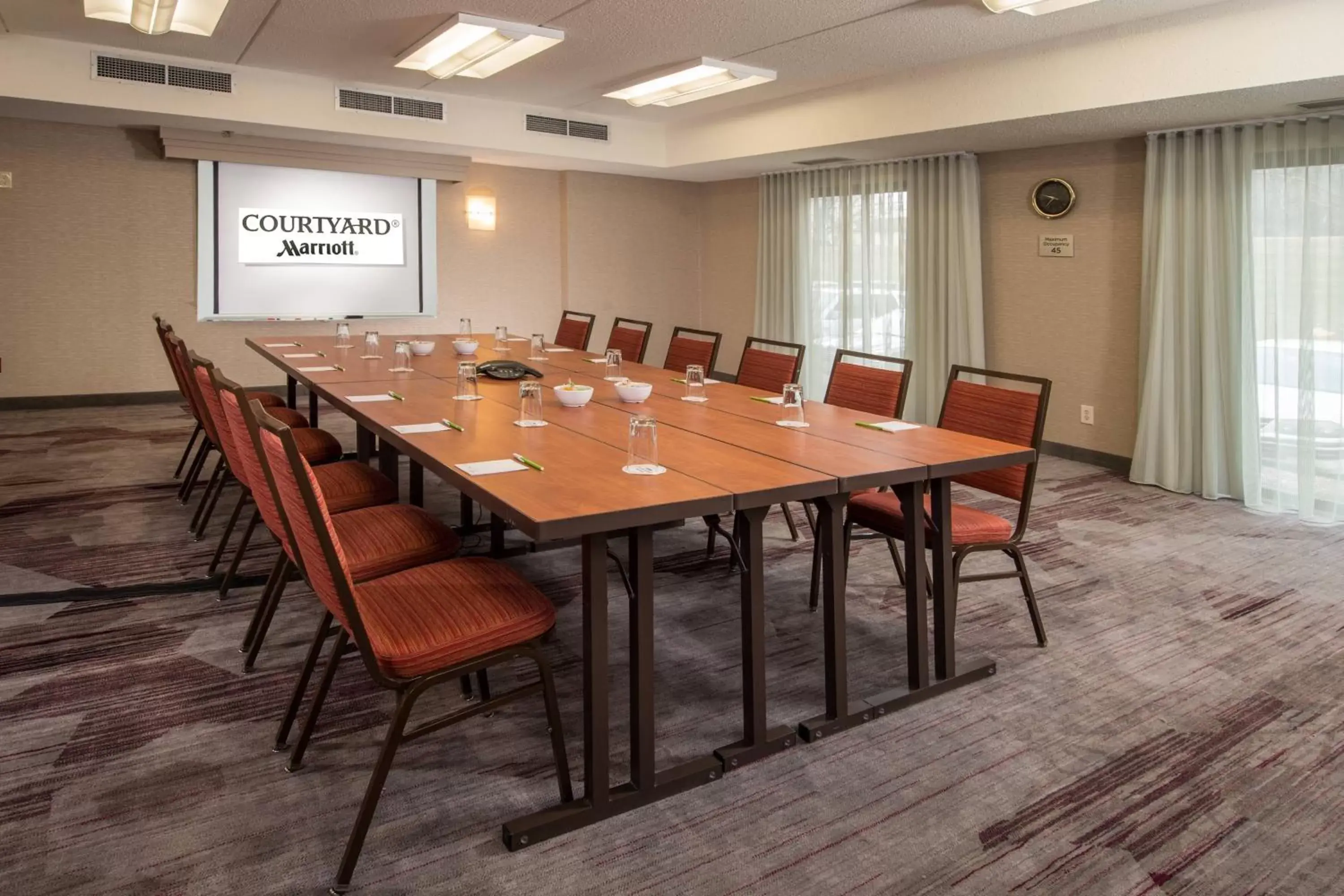 Meeting/conference room in Courtyard By Marriott Baltimore BWI Airport