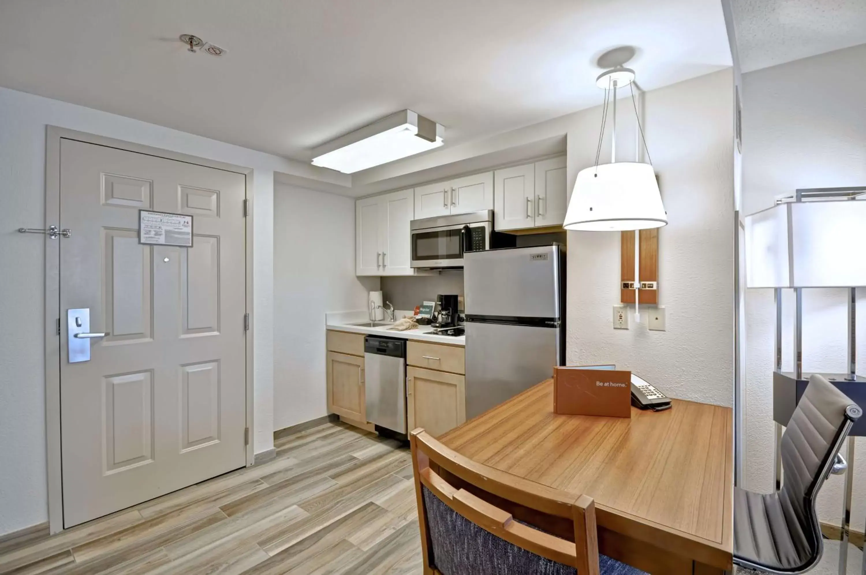 Kitchen or kitchenette, Kitchen/Kitchenette in Homewood Suites Boston Peabody