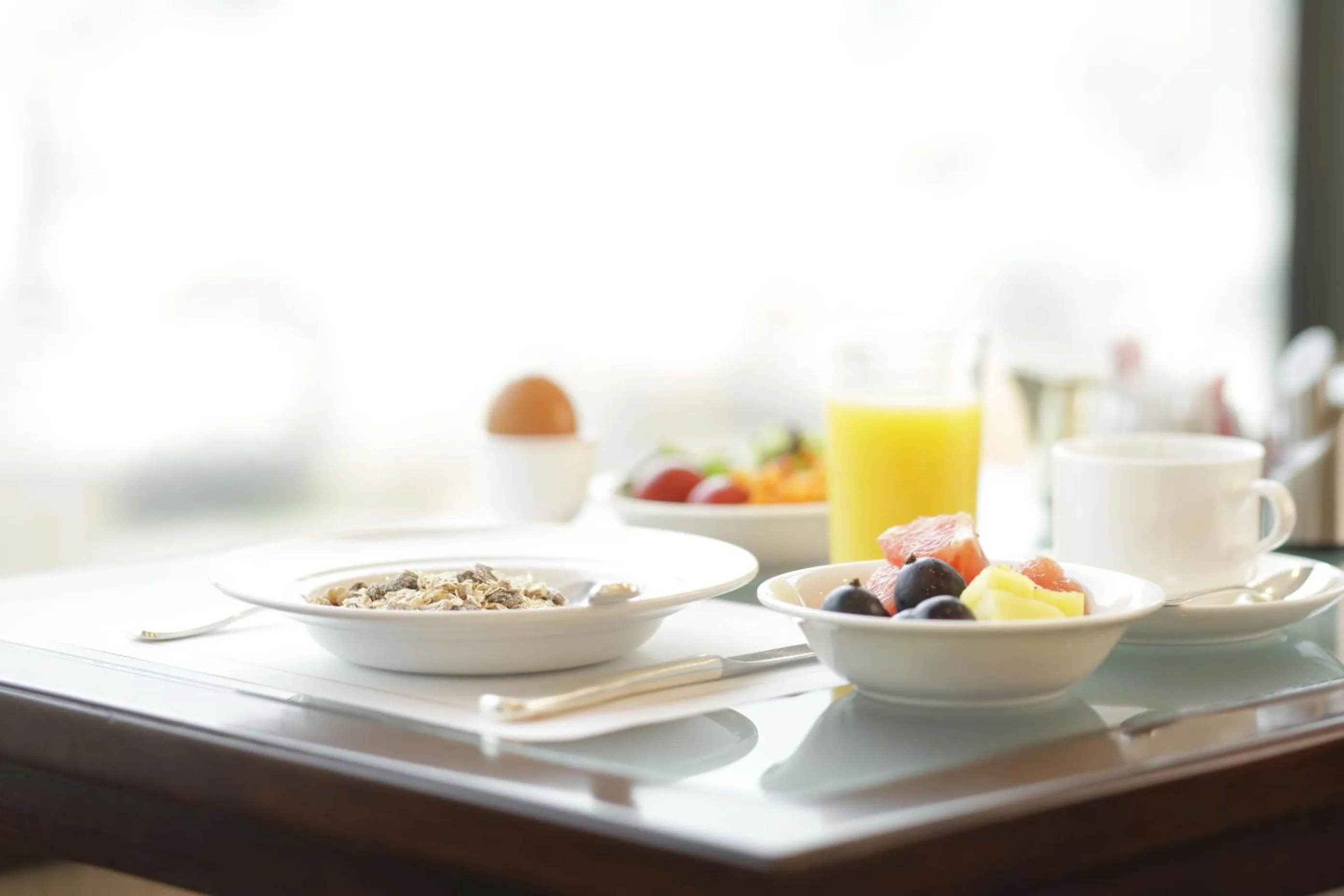 Food and drinks in Royal Park Hotel