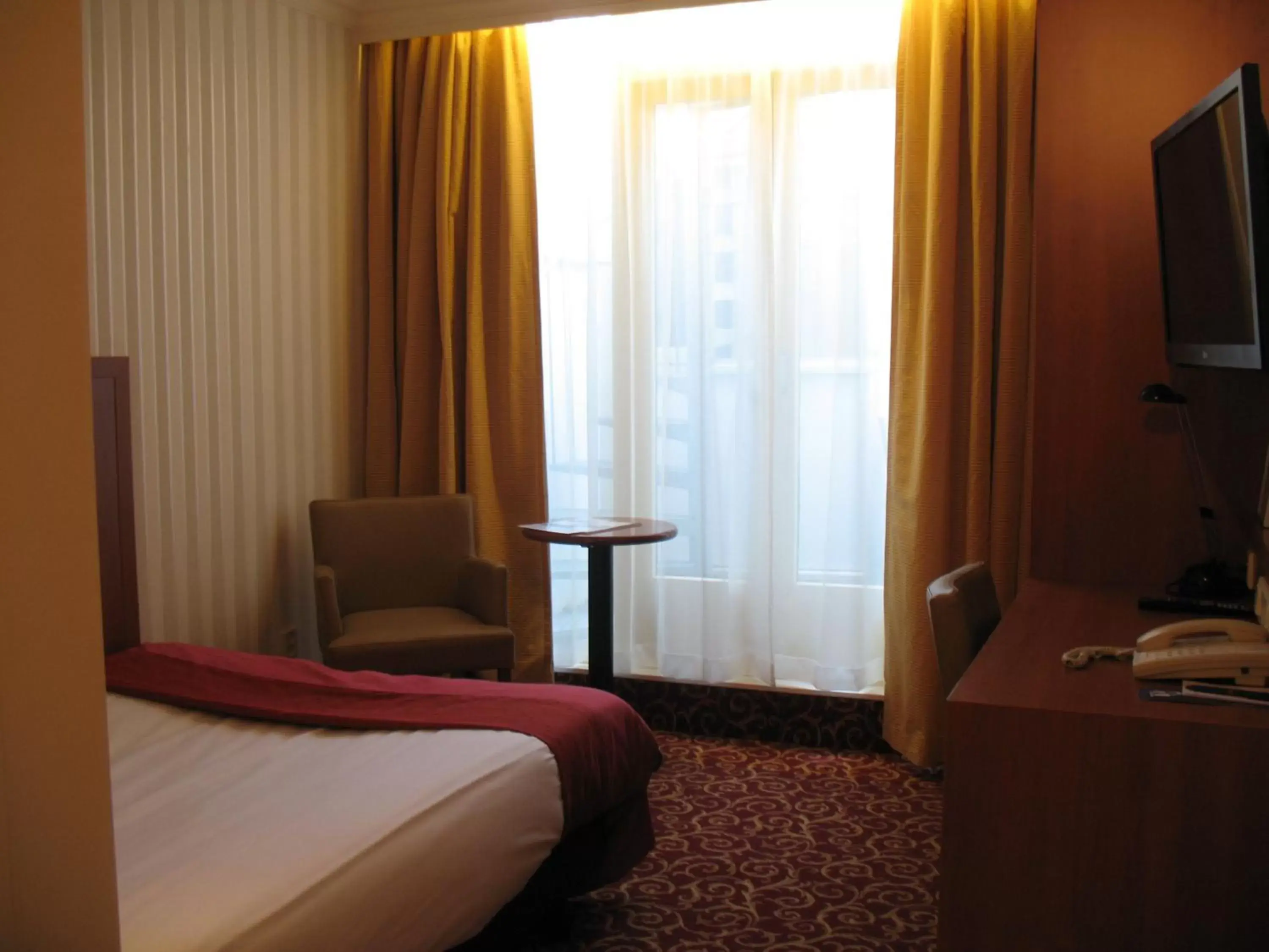 Photo of the whole room, Bed in Best Western Museumhotels Delft