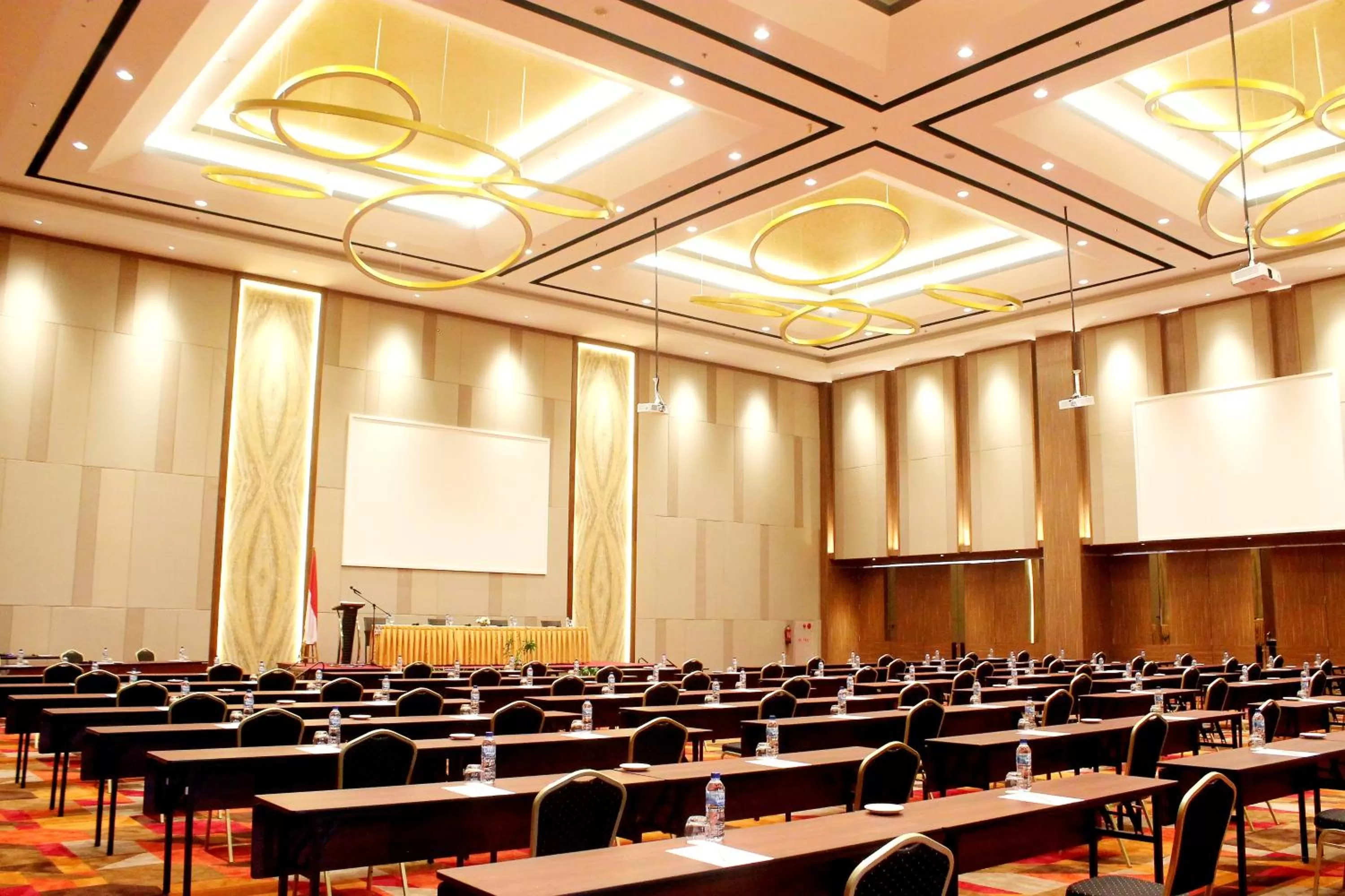 Meeting/conference room in The ZHM Premiere Padang
