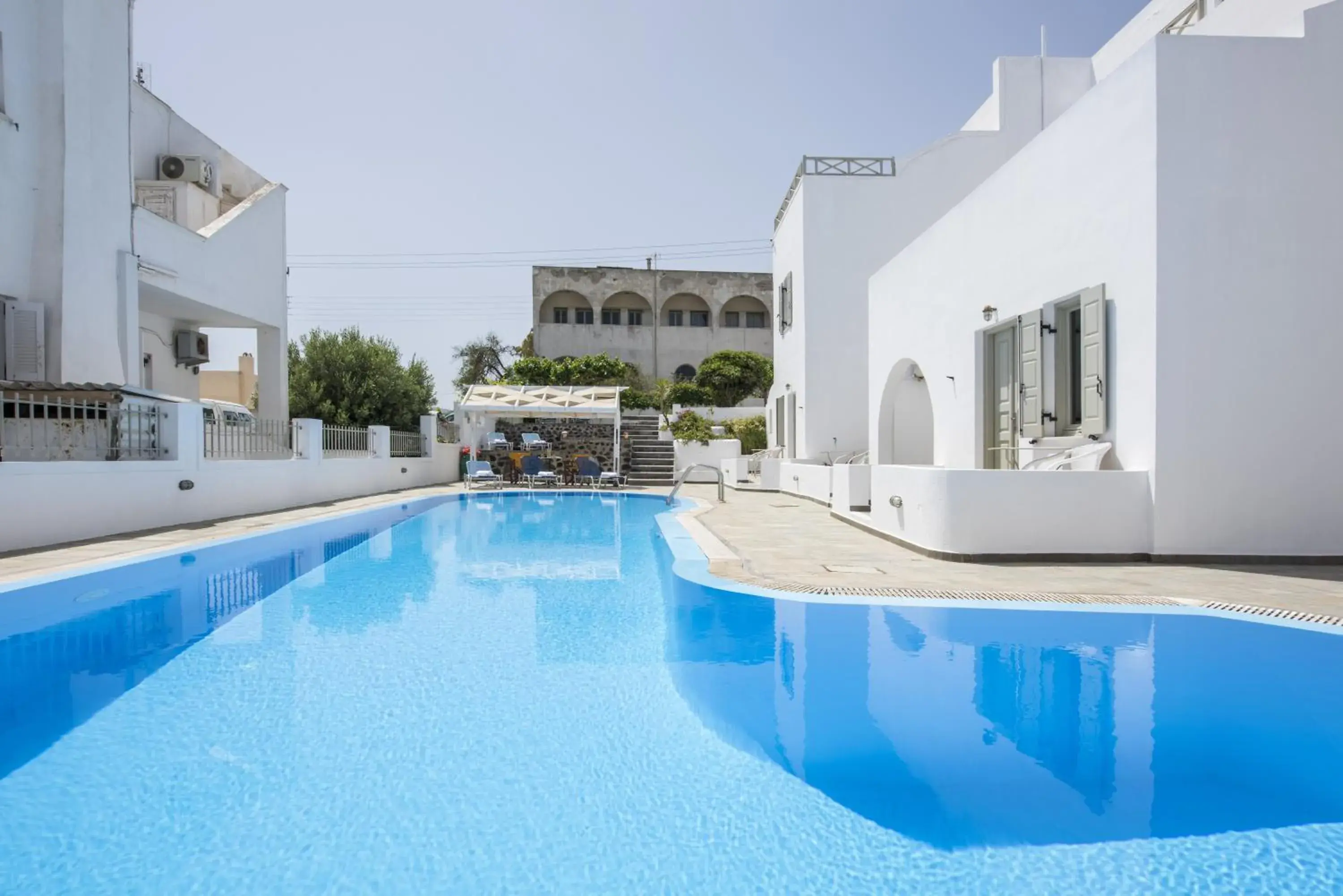 Property building, Swimming Pool in Nissos Thira