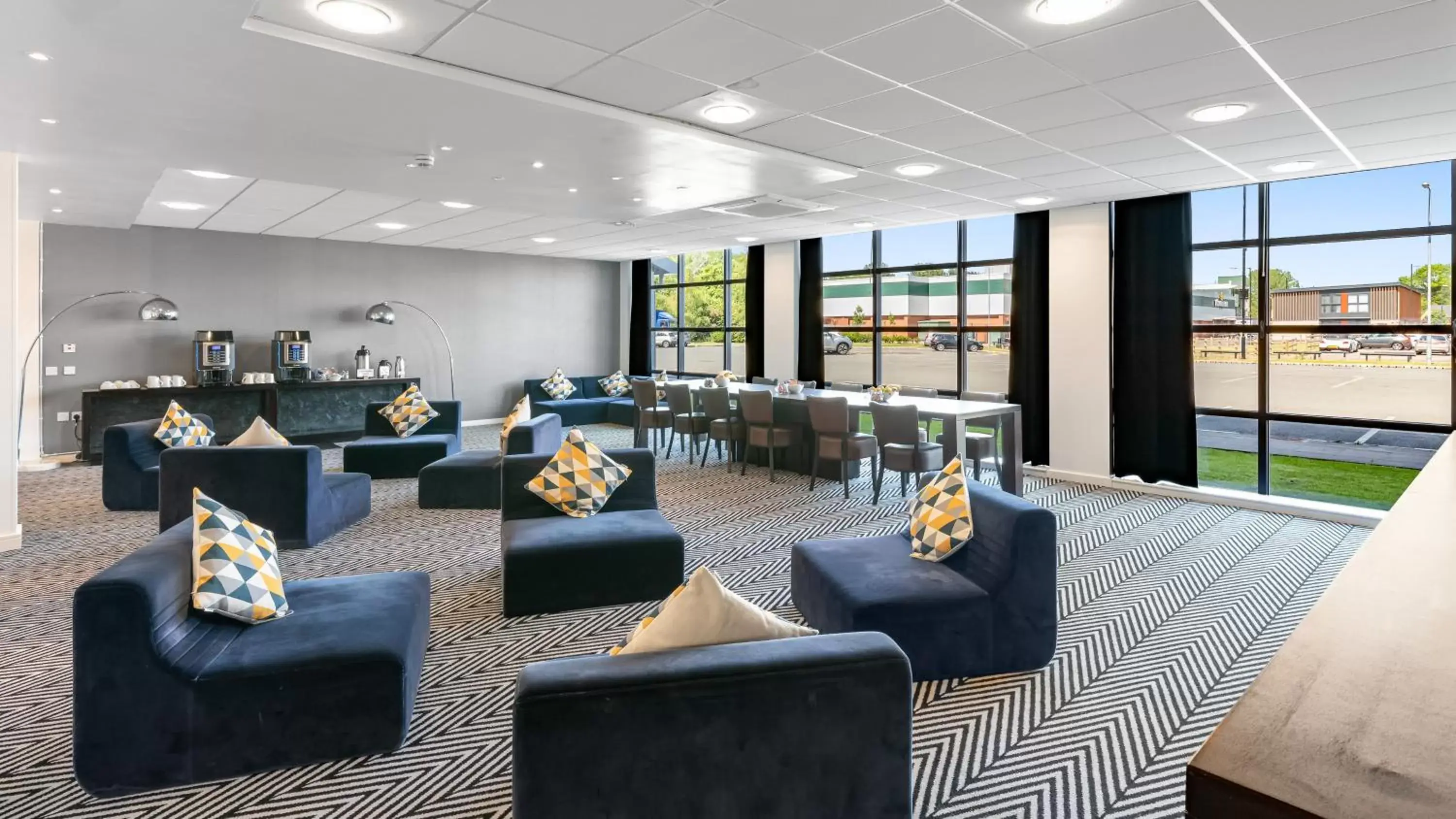 Meeting/conference room, Restaurant/Places to Eat in Holiday Inn Express Leigh - Sports Village, an IHG Hotel