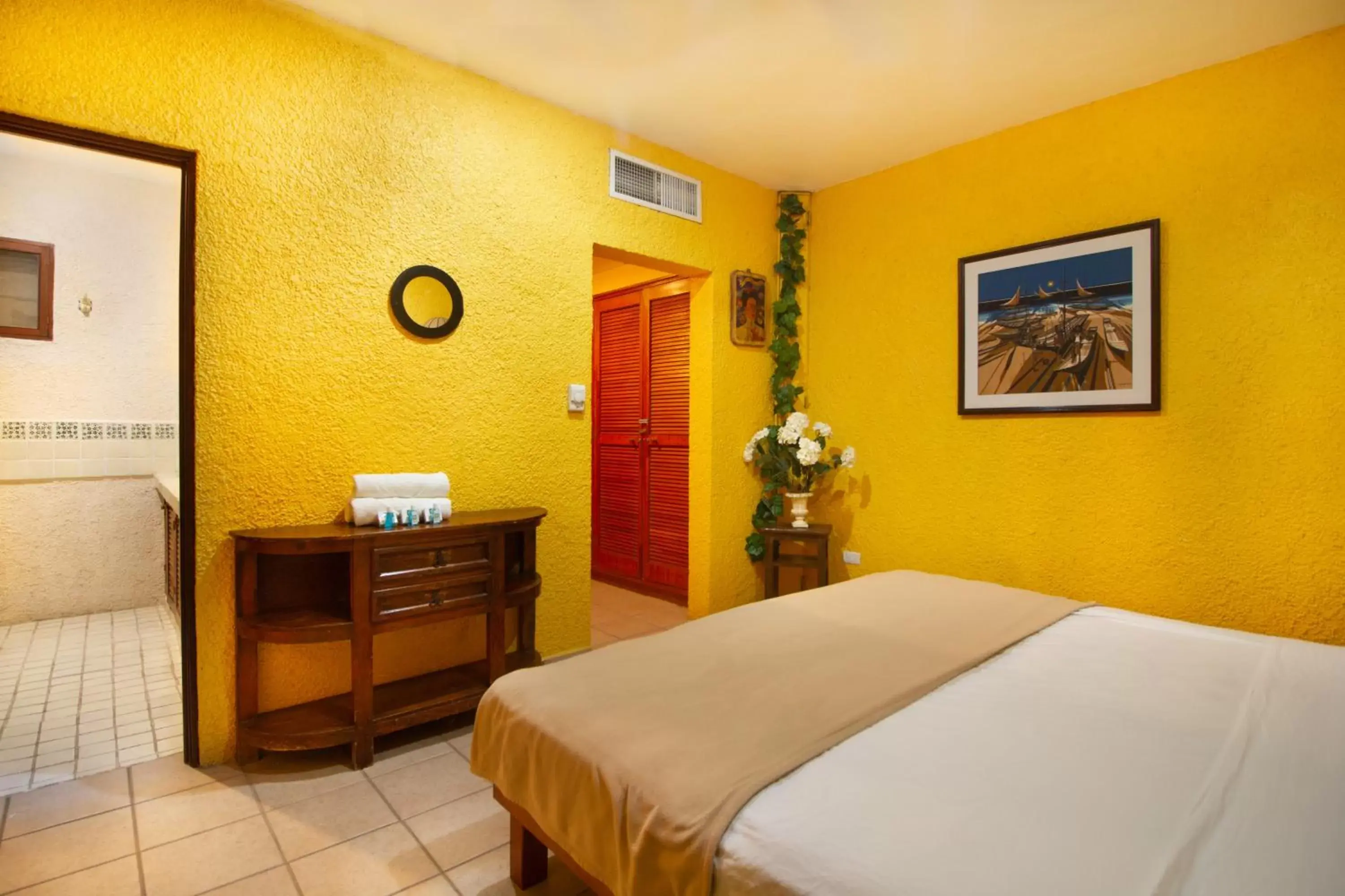 Bedroom, Bed in Hotel Bosque Caribe, 5th Av. zone