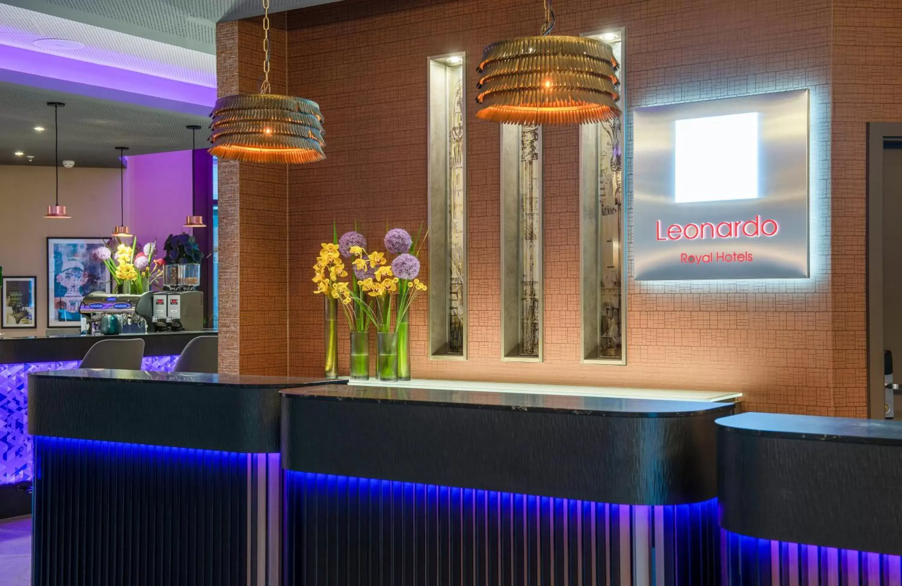 Lobby or reception, Lounge/Bar in Leonardo Royal Hotel Nürnberg