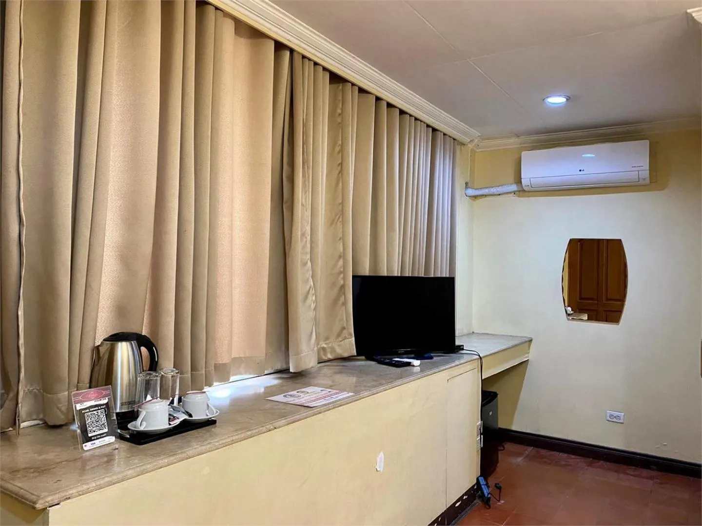 TV and multimedia in White Knight Hotel Intramuros