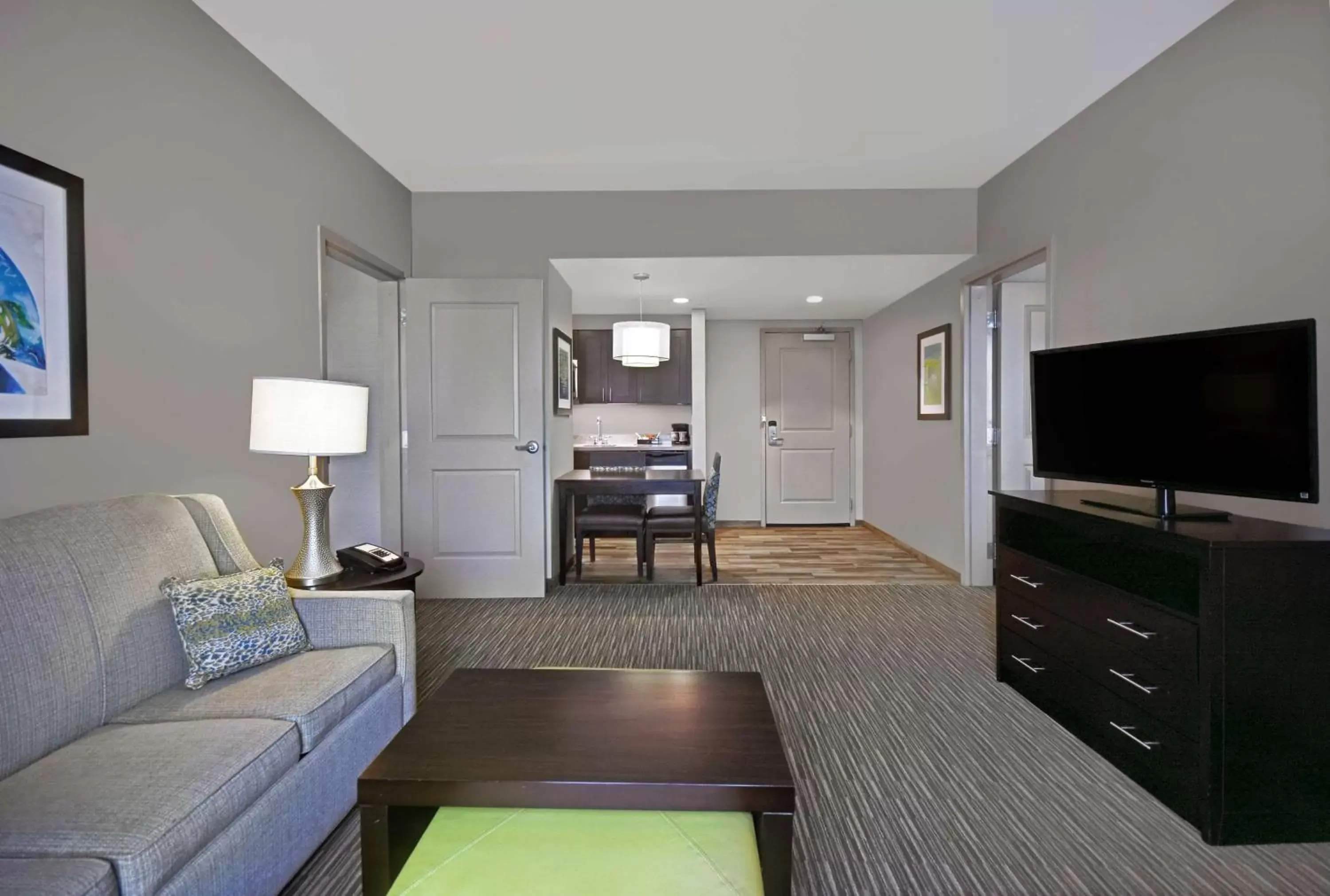 Living room, Seating Area in Homewood Suites by Hilton Hamilton, NJ