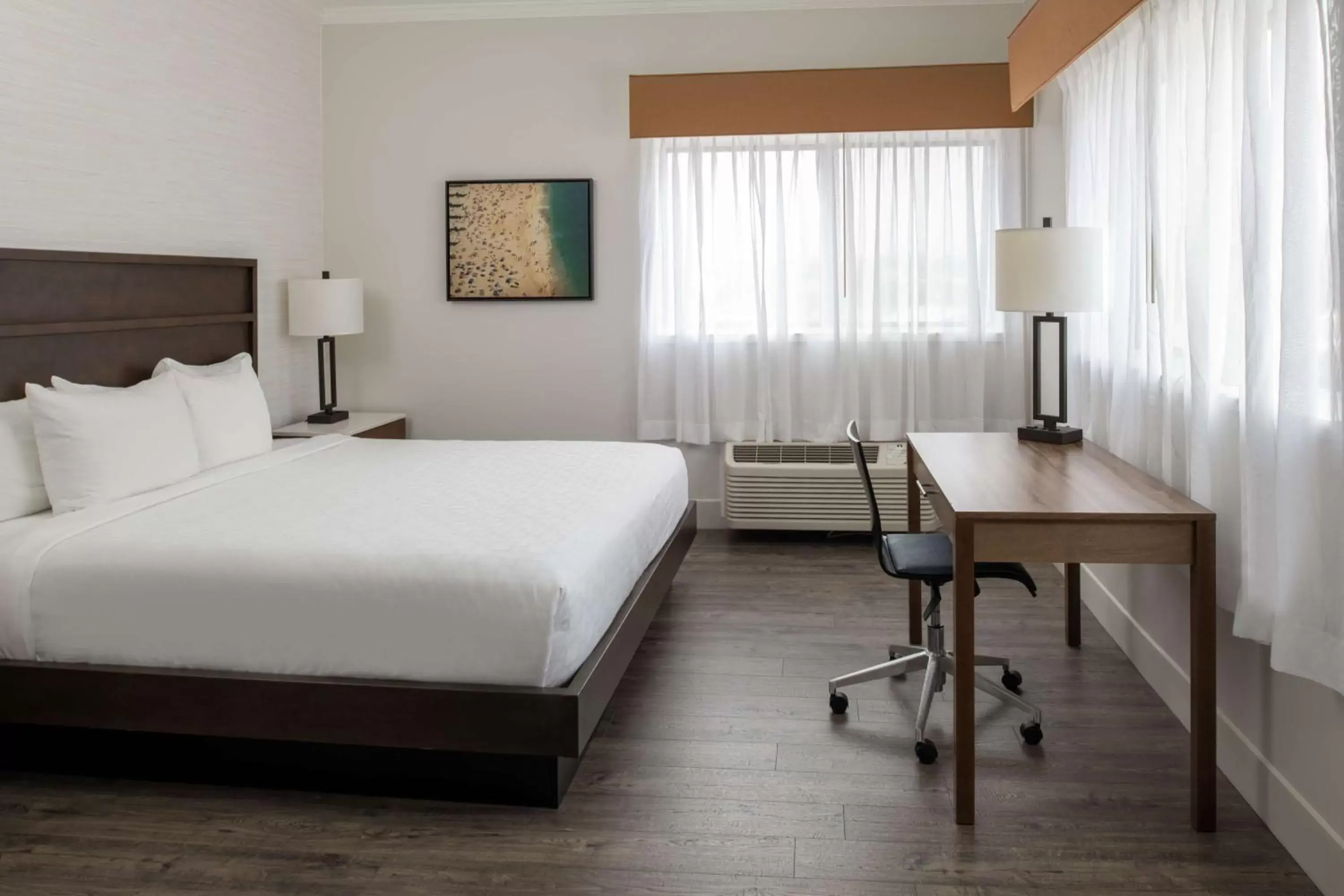 Bedroom in Best Western Plus All Suites Inn