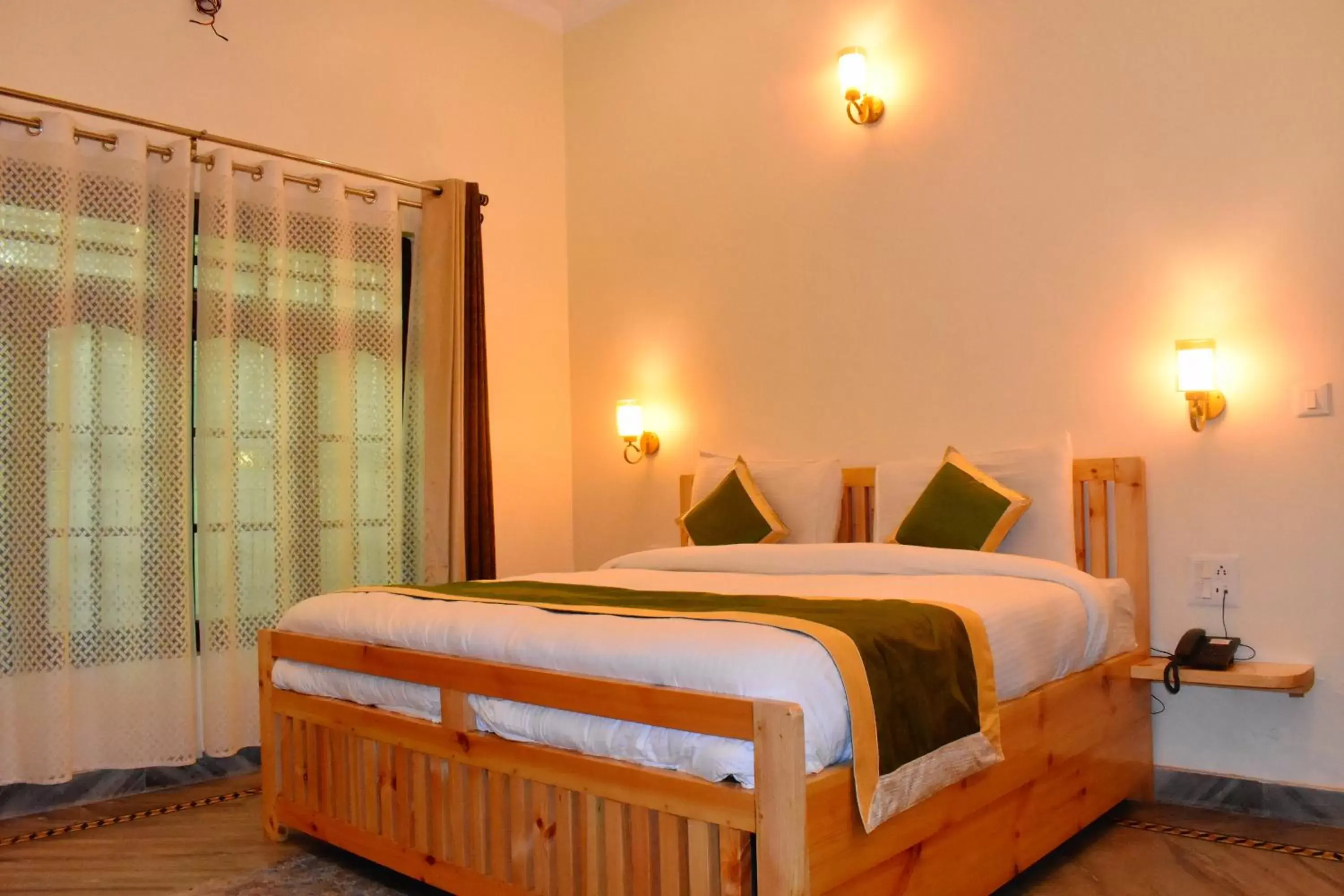 Bedroom, Bed in The Walnut Creek Bedroom, Bed in The Walnut Creek