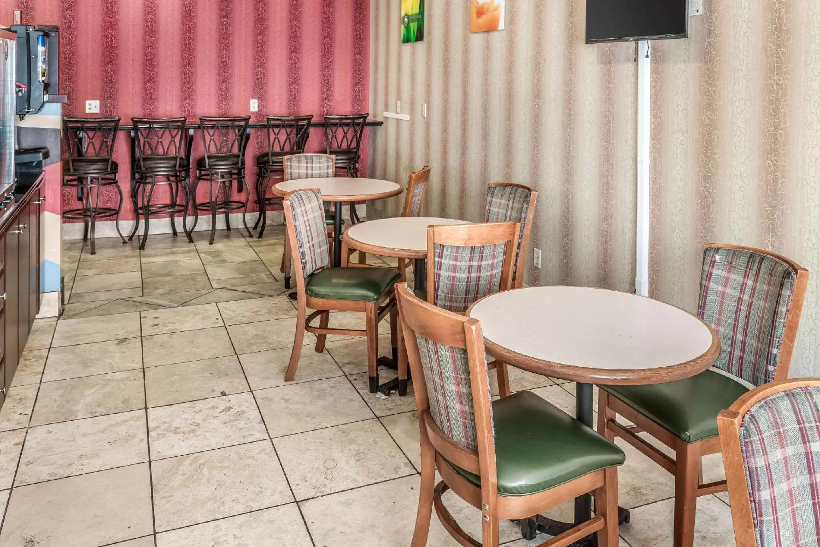 Restaurant/places to eat in Quality Inn & Suites Mankato East