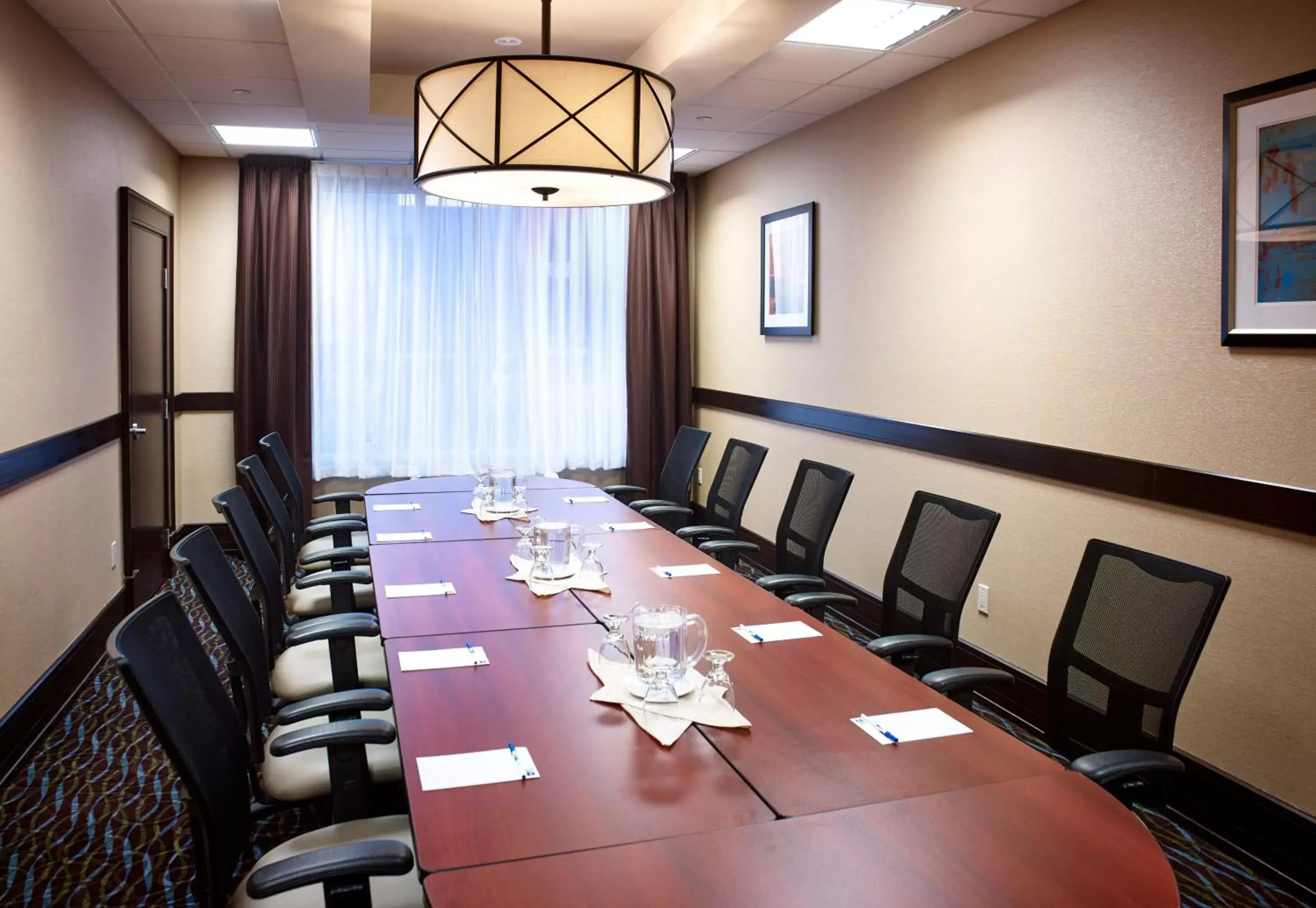 Meeting/conference room in Holiday Inn Express and Suites Timmins, an IHG Hotel