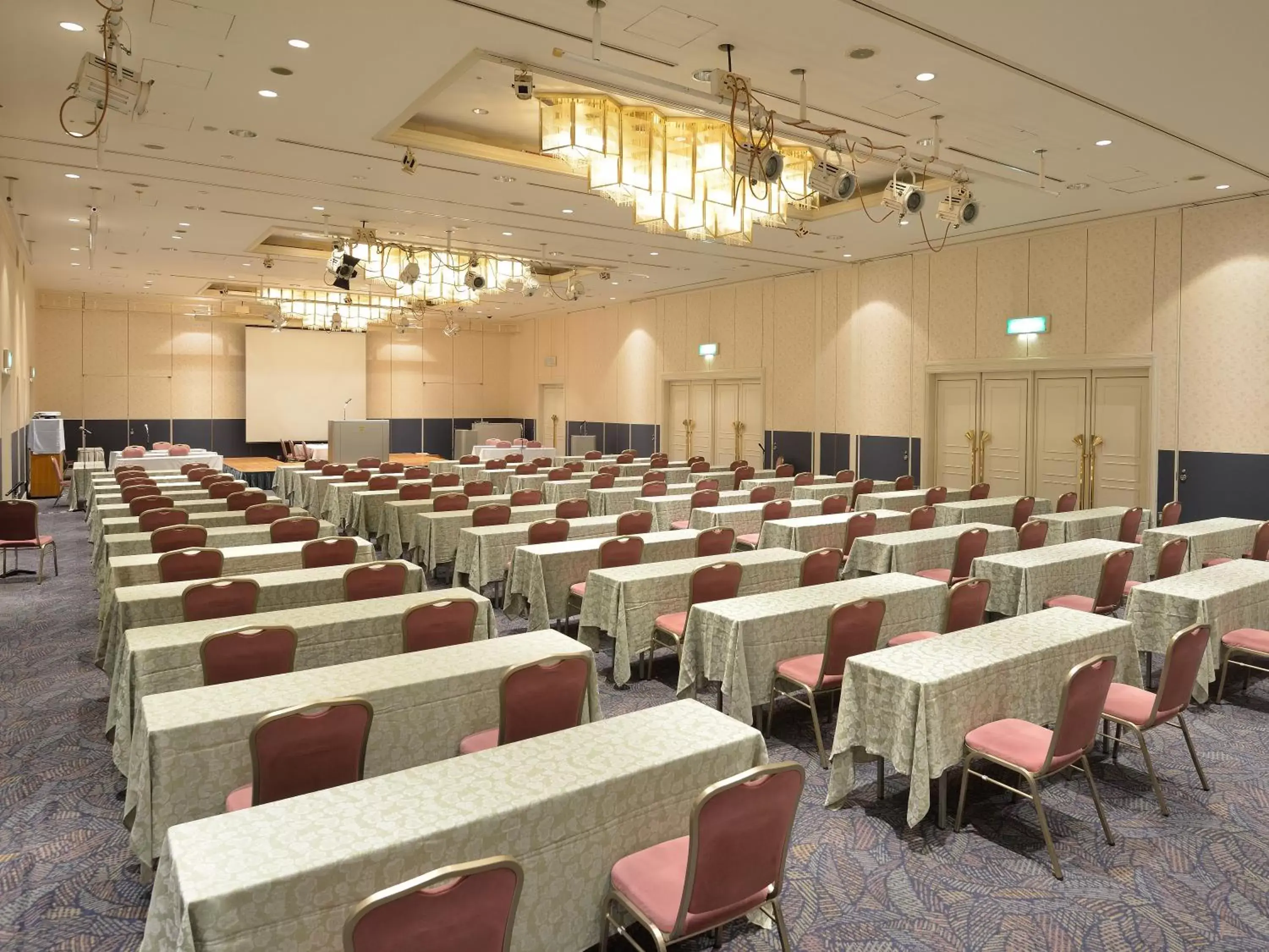 Meeting/conference room in Ark Hotel Royal Fukuoka Tenjin -ROUTE INN HOTELS-