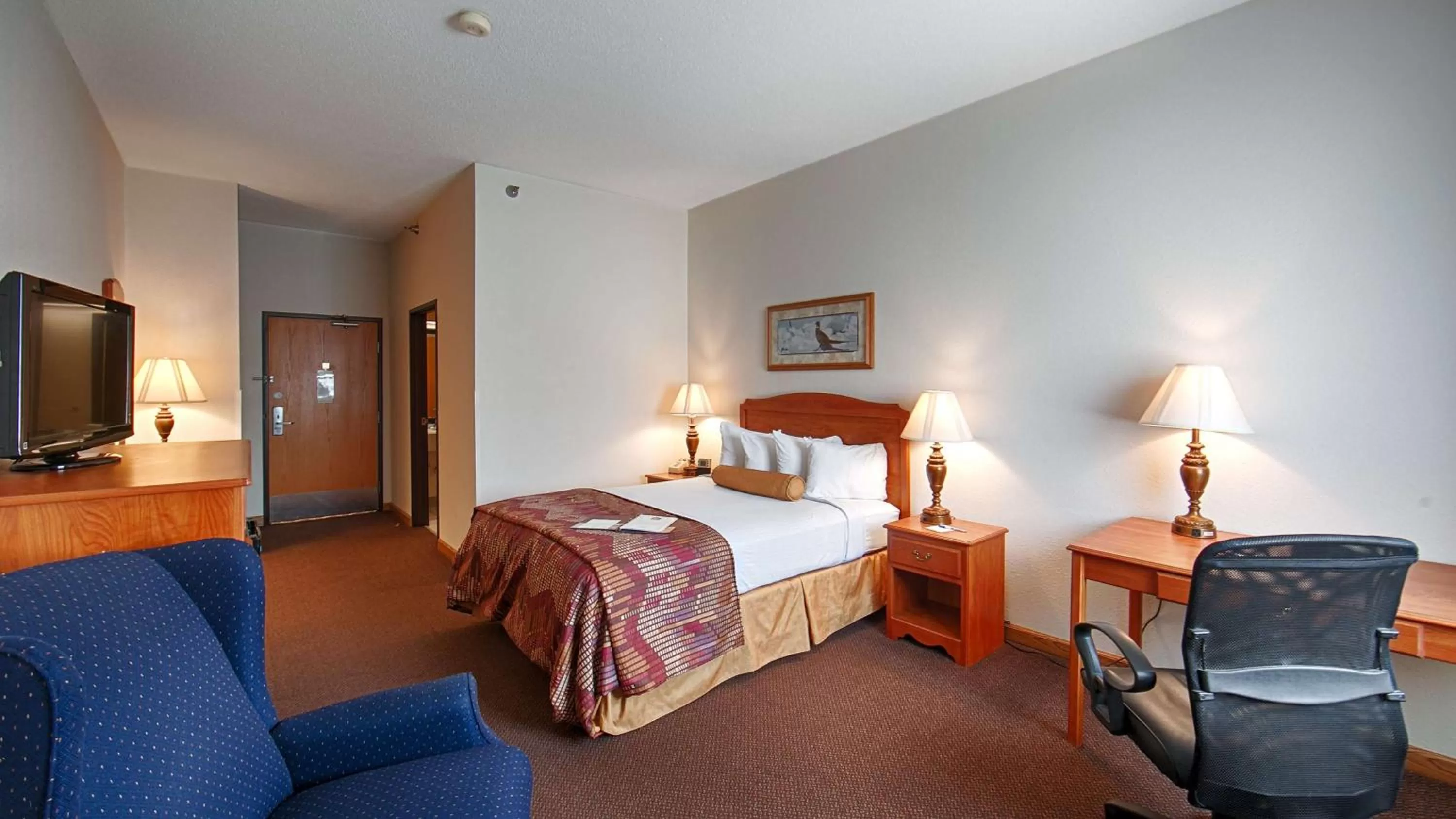 Photo of the whole room, Bed in Best Western Of Huron