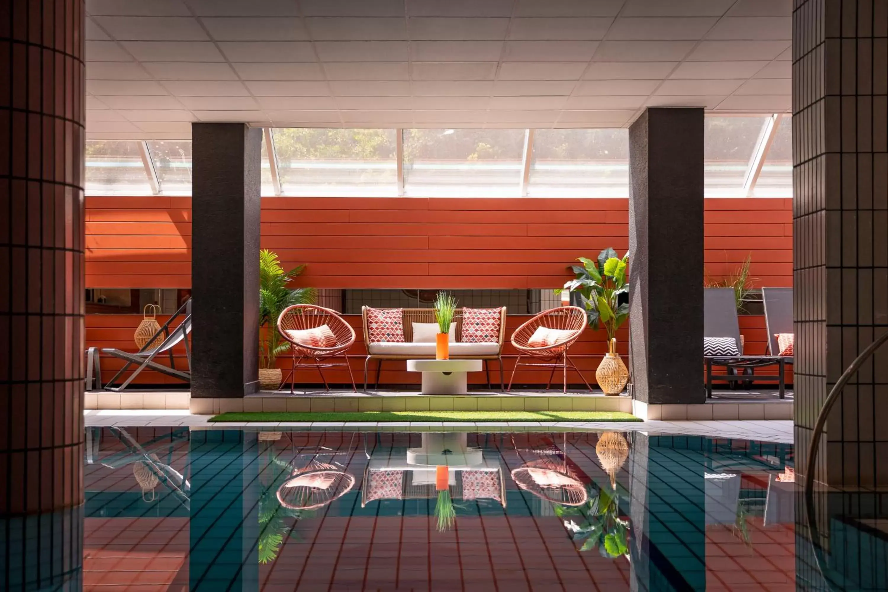 Swimming pool in Hôtel Diana Restaurant & Spa by HappyCulture