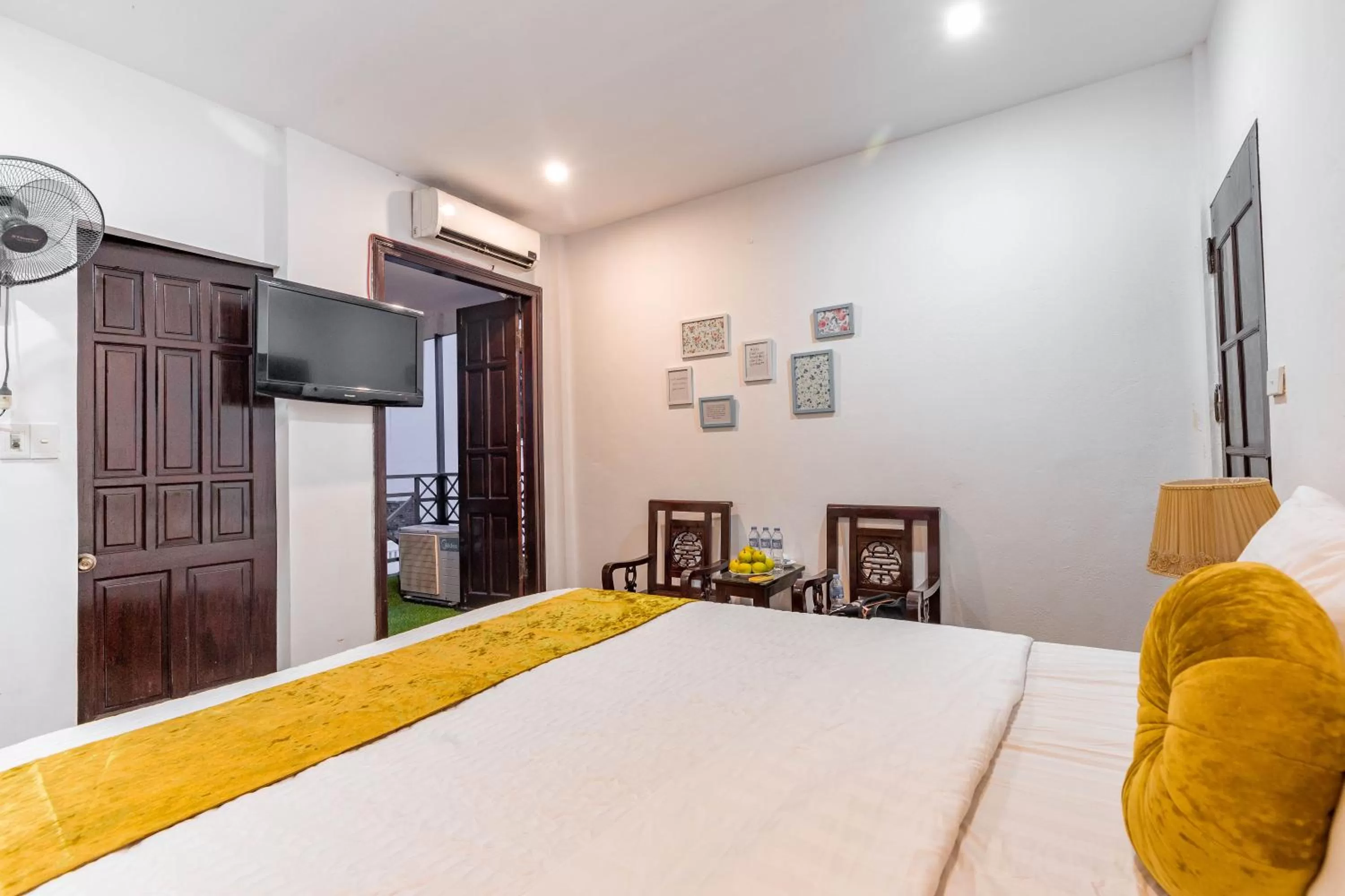 Bed in Hanoi View Legend Hotel