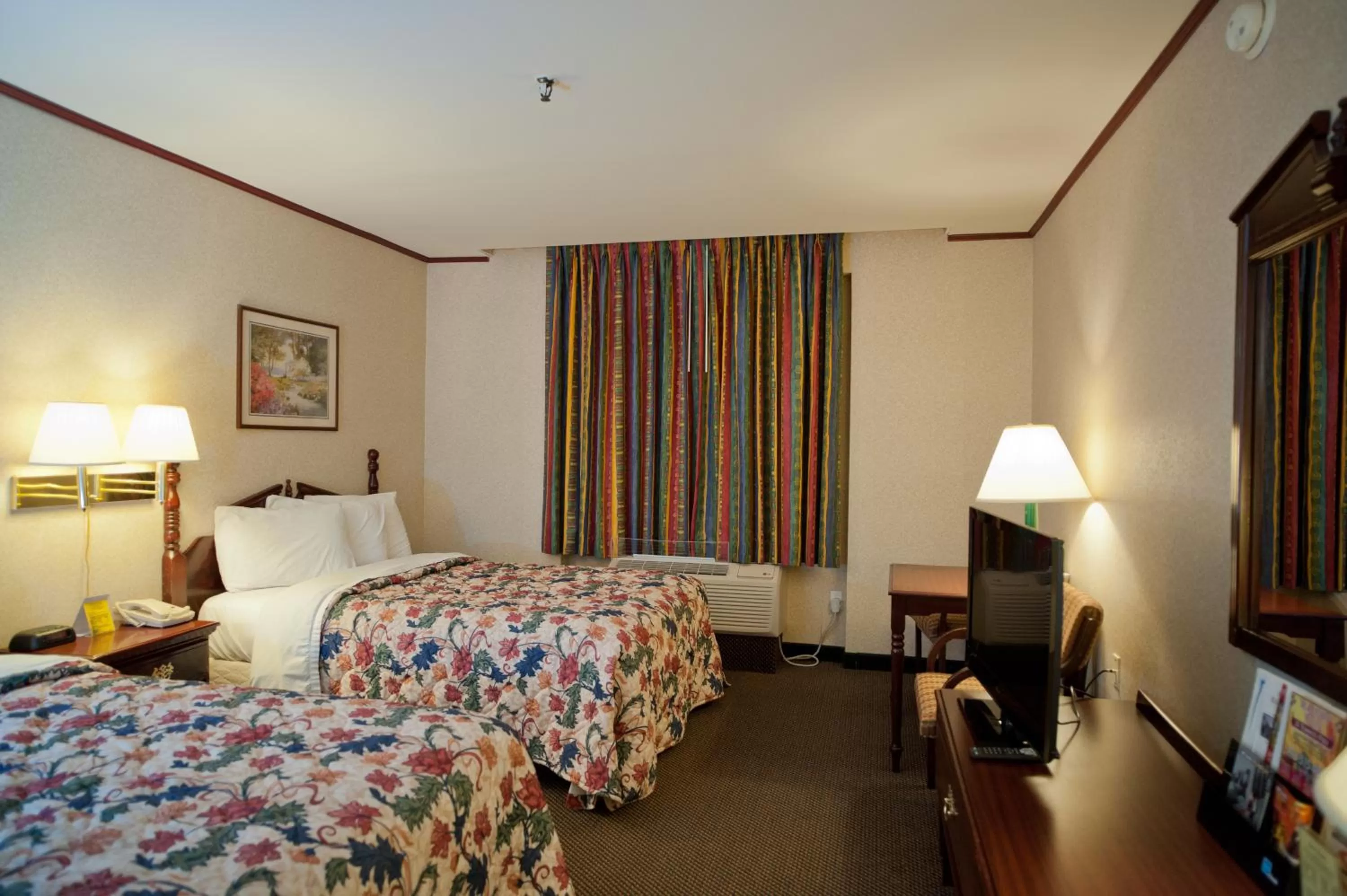 Double Room with Two Double Beds - Smoking in Days Inn by Wyndham Parsippany