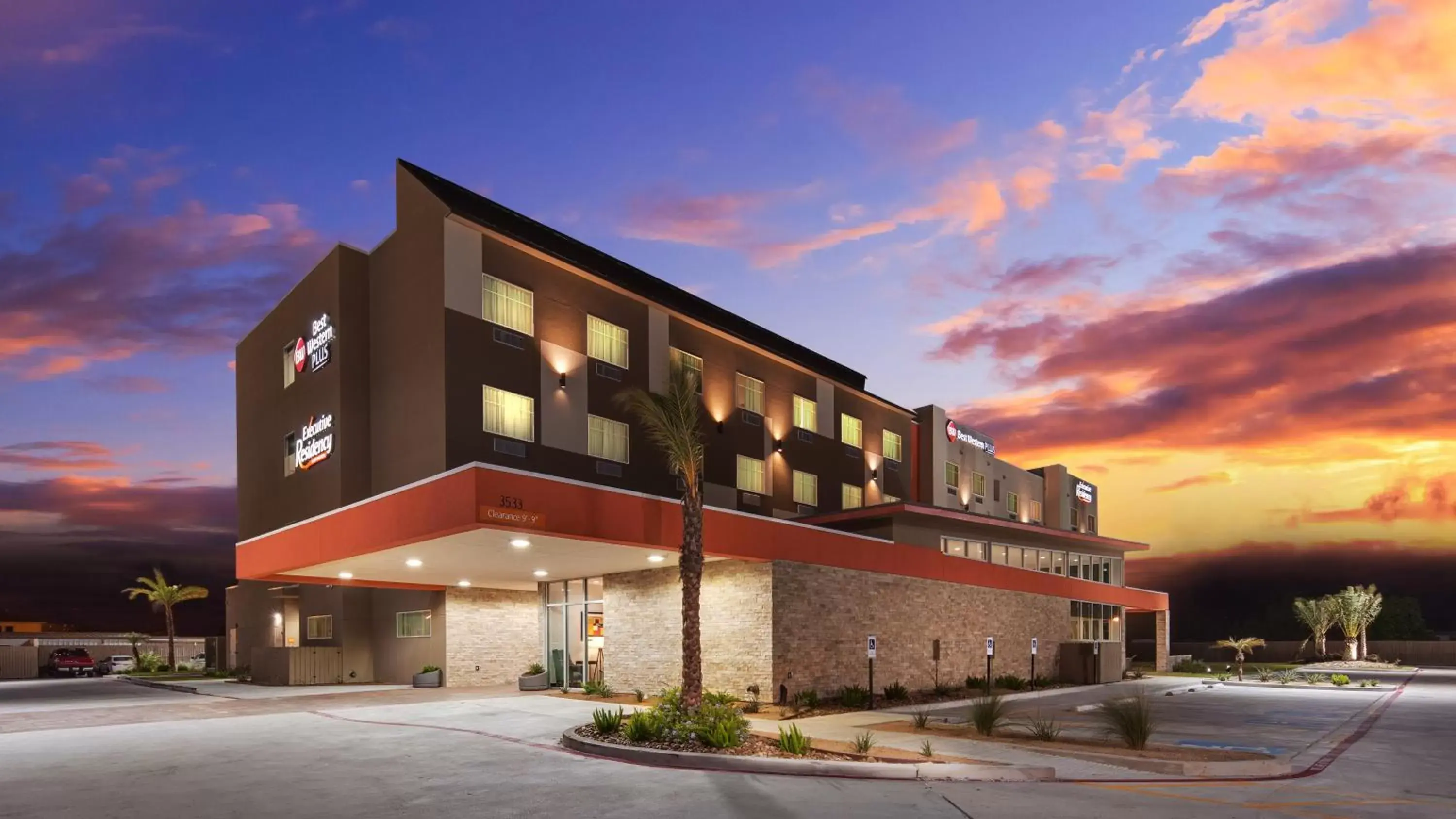 Facade/entrance, Property Building in Best Western Executive Residency IH-37 Corpus Christi