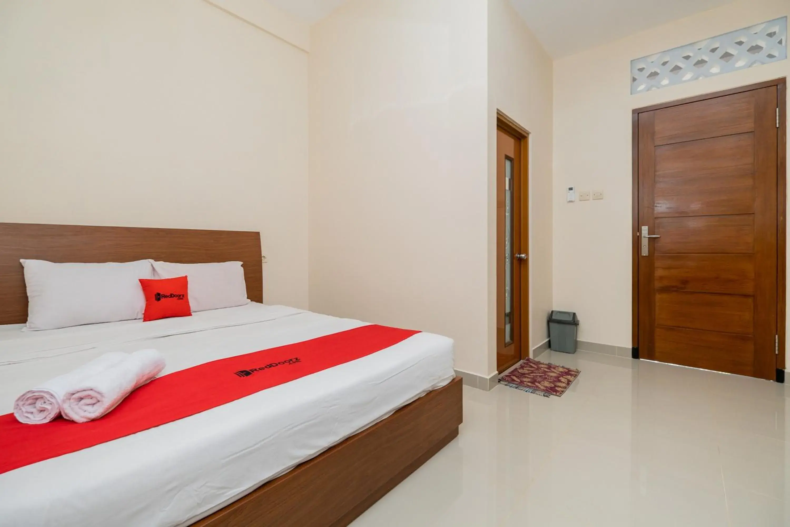 Bed in RedDoorz Syariah near Batu Night Spectacular