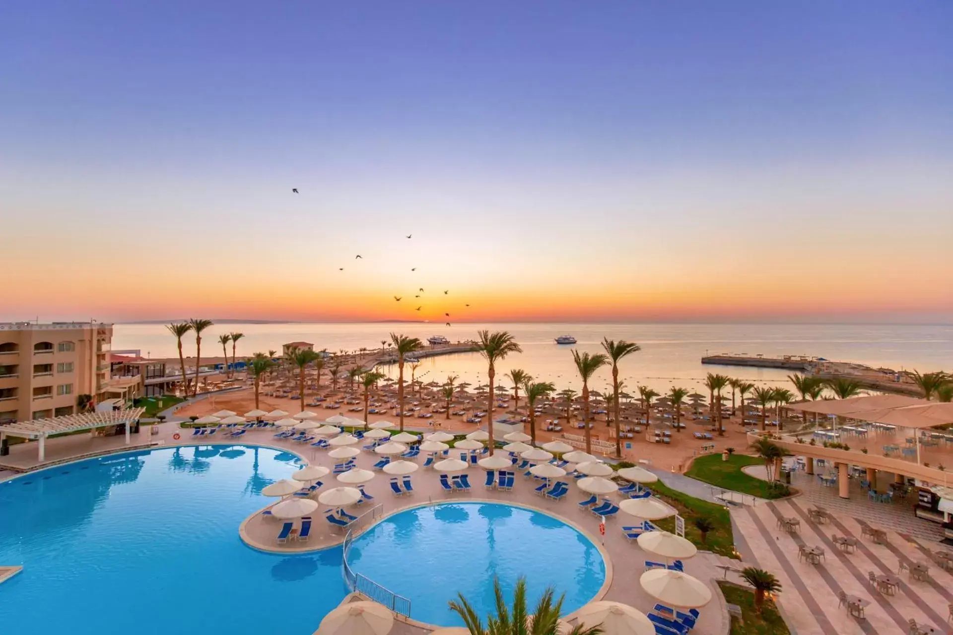 Beach, Pool View in Beach Albatros Resort - Hurghada