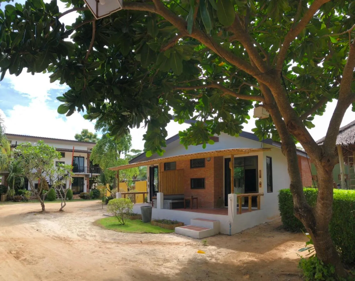 Decorative detail in Coco Lanta Resort - SHA Extra Plus