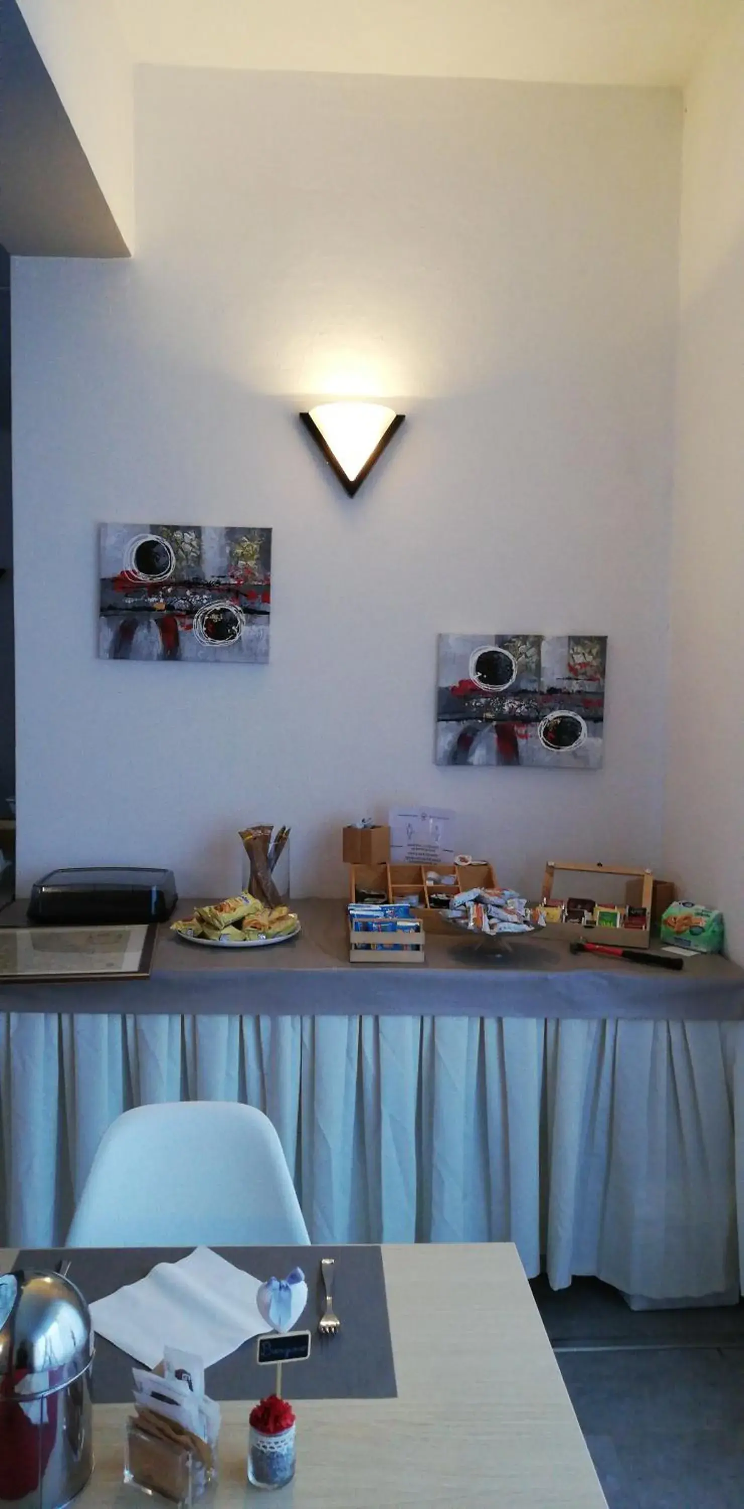 Buffet breakfast, Restaurant/Places to Eat in Hotel Internazionale Luino