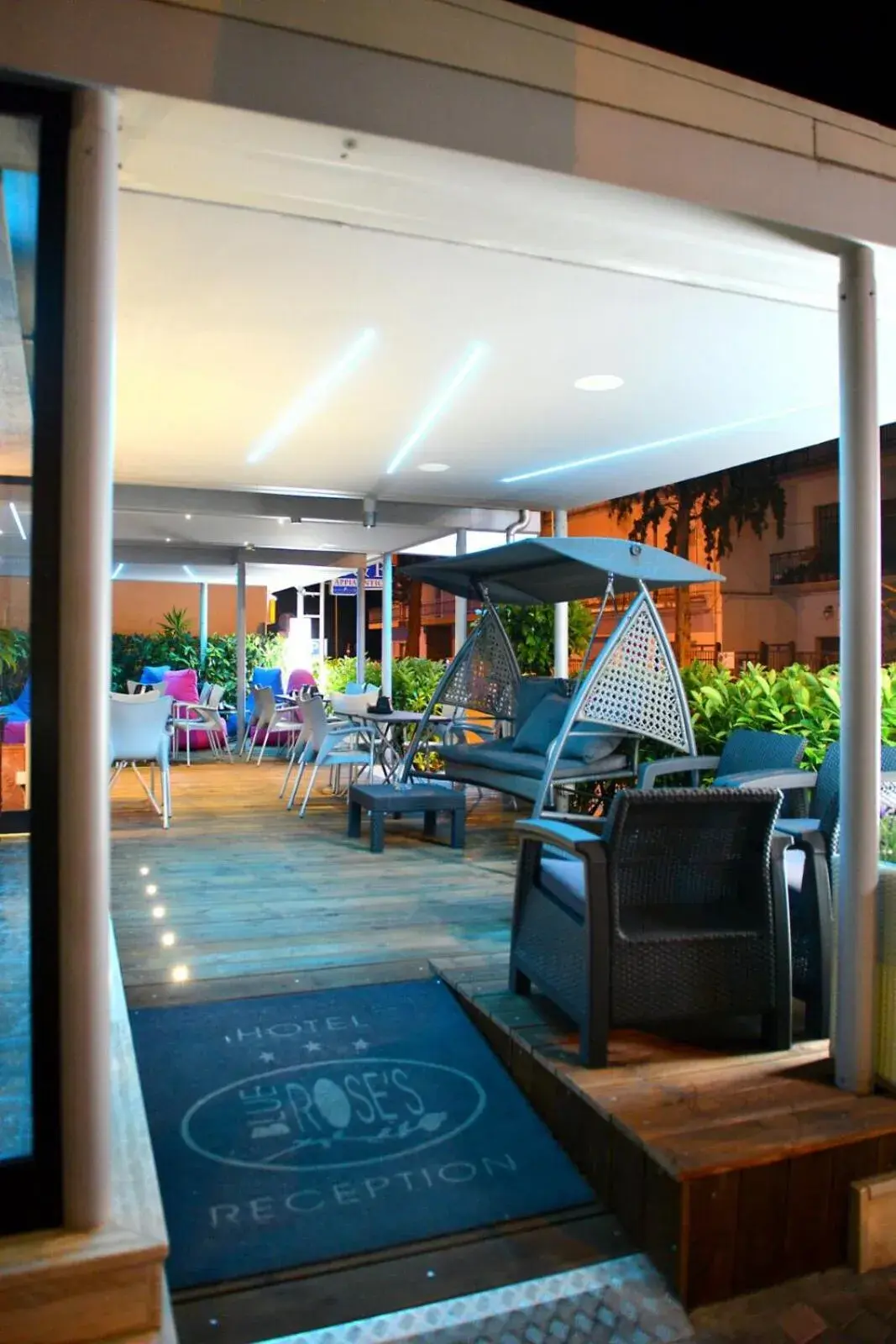 Garden, Lounge/Bar in Hotel Blue Rose's