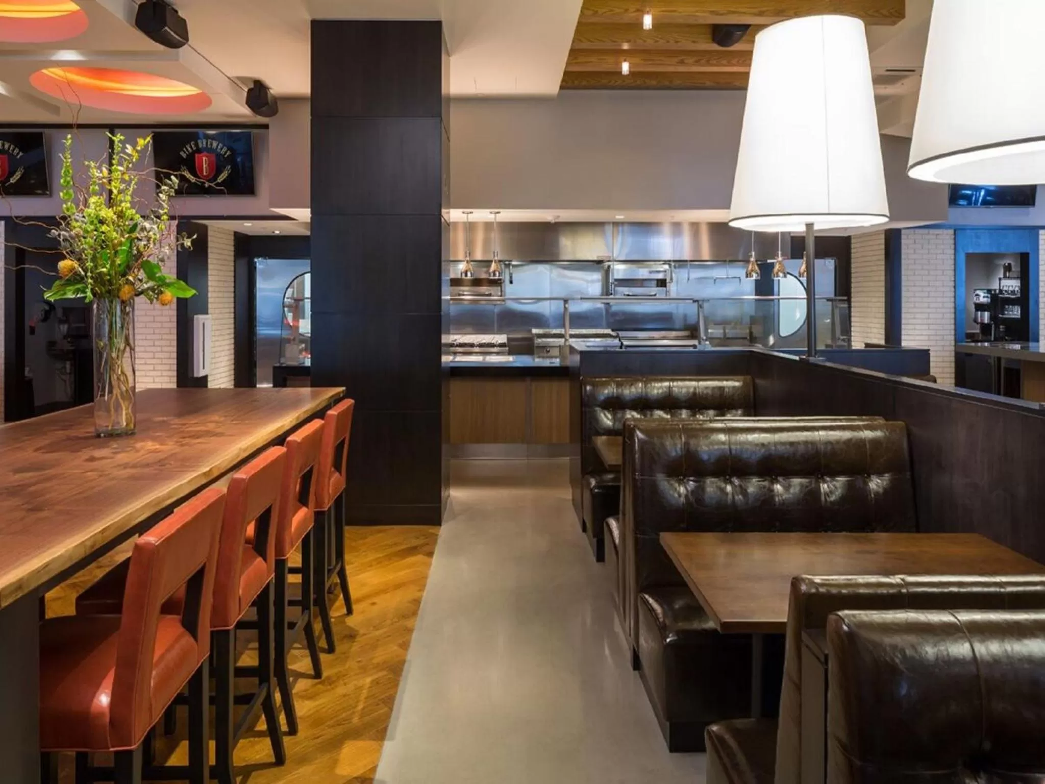 Restaurant/places to eat in Parkwest Bicycle Casino