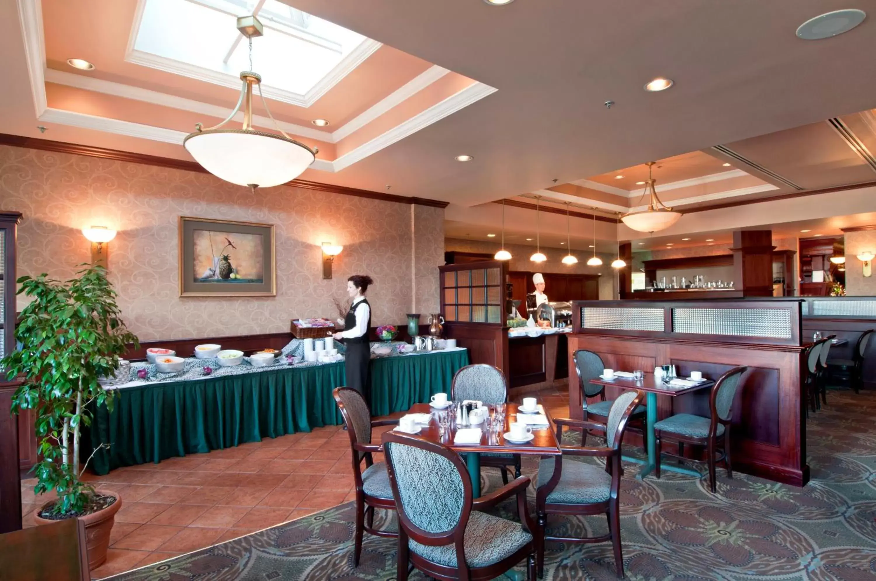 Restaurant/Places to Eat in Hotel Grand Pacific