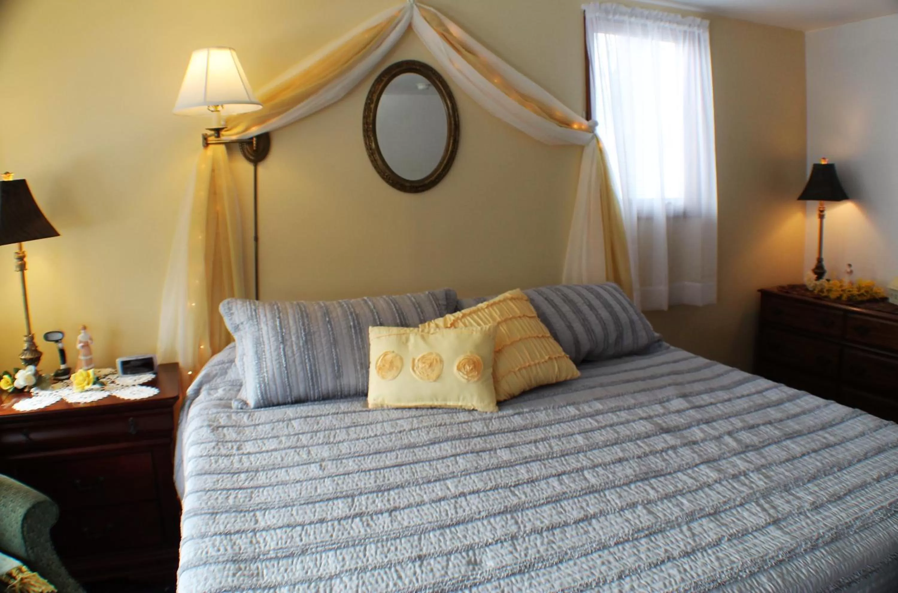 Bed in The White Birch Inn