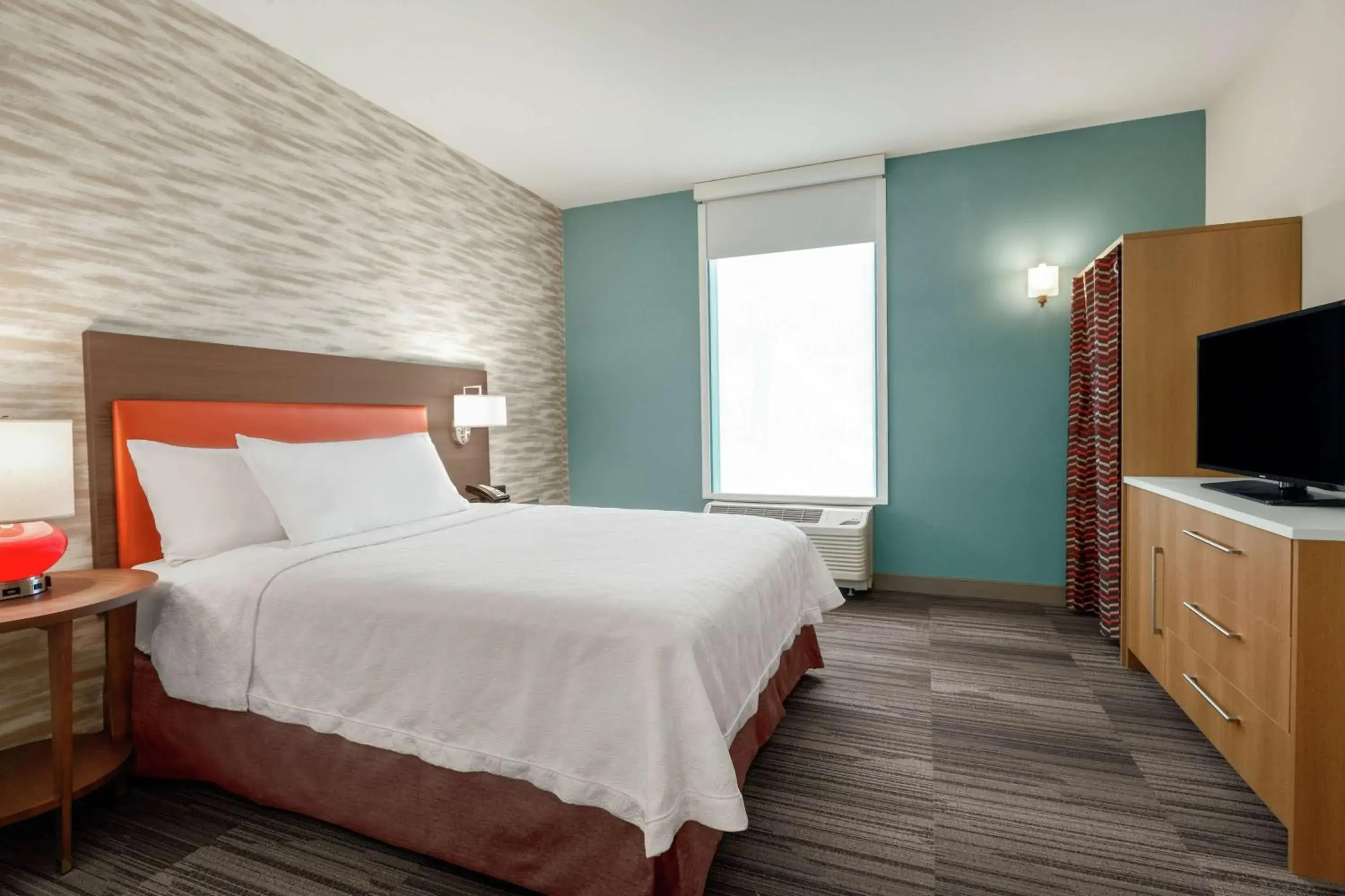 Bedroom, Bed in Home2 Suites by Hilton Sarasota - Bradenton Airport, FL