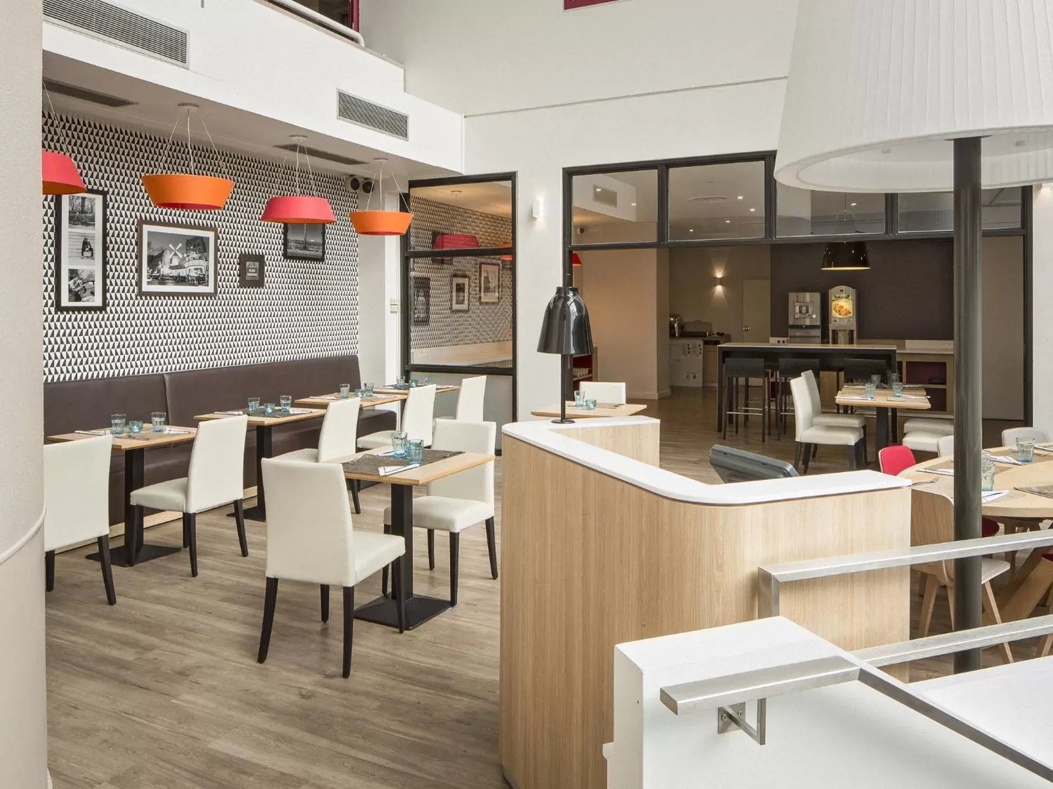 Restaurant/places to eat in Kyriad Paris Est - Bois de Vincennes Restaurant/places to eat in Kyriad Paris Est - Bois de Vincennes