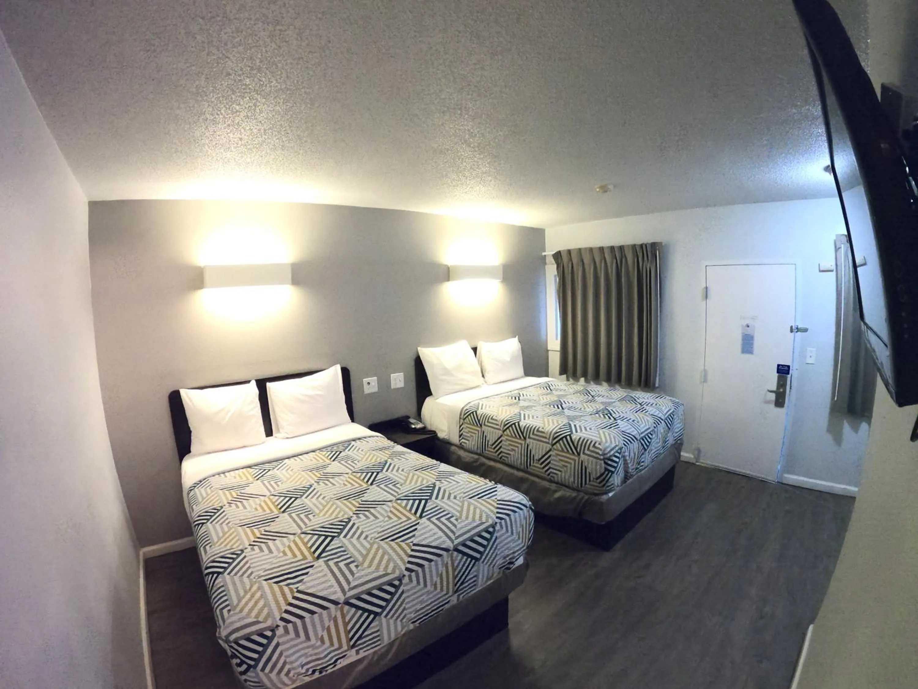 Bedroom, Bed in Motel 6-Toms River, NJ