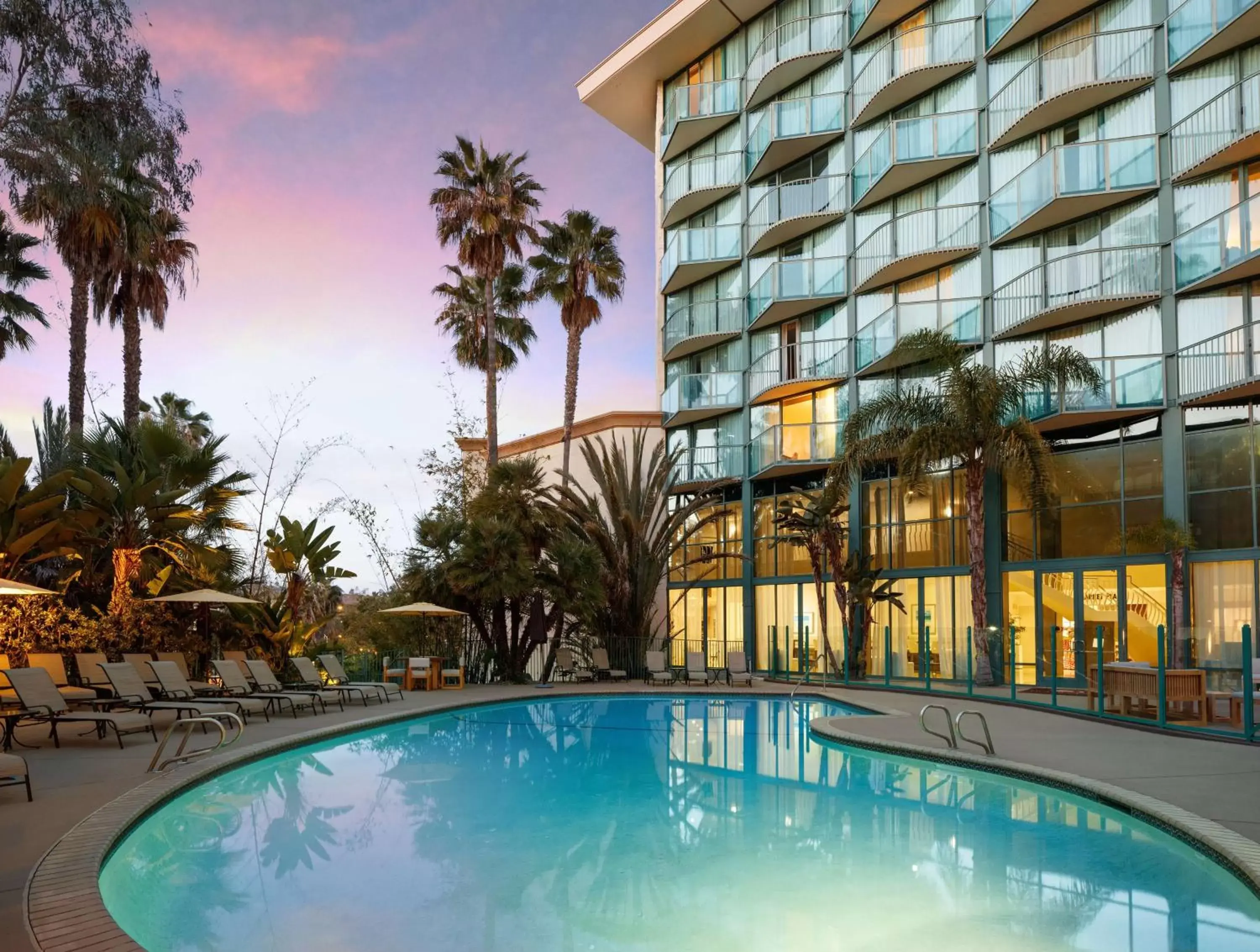 Property building, Swimming Pool in DoubleTree By Hilton San Diego Hotel Circle