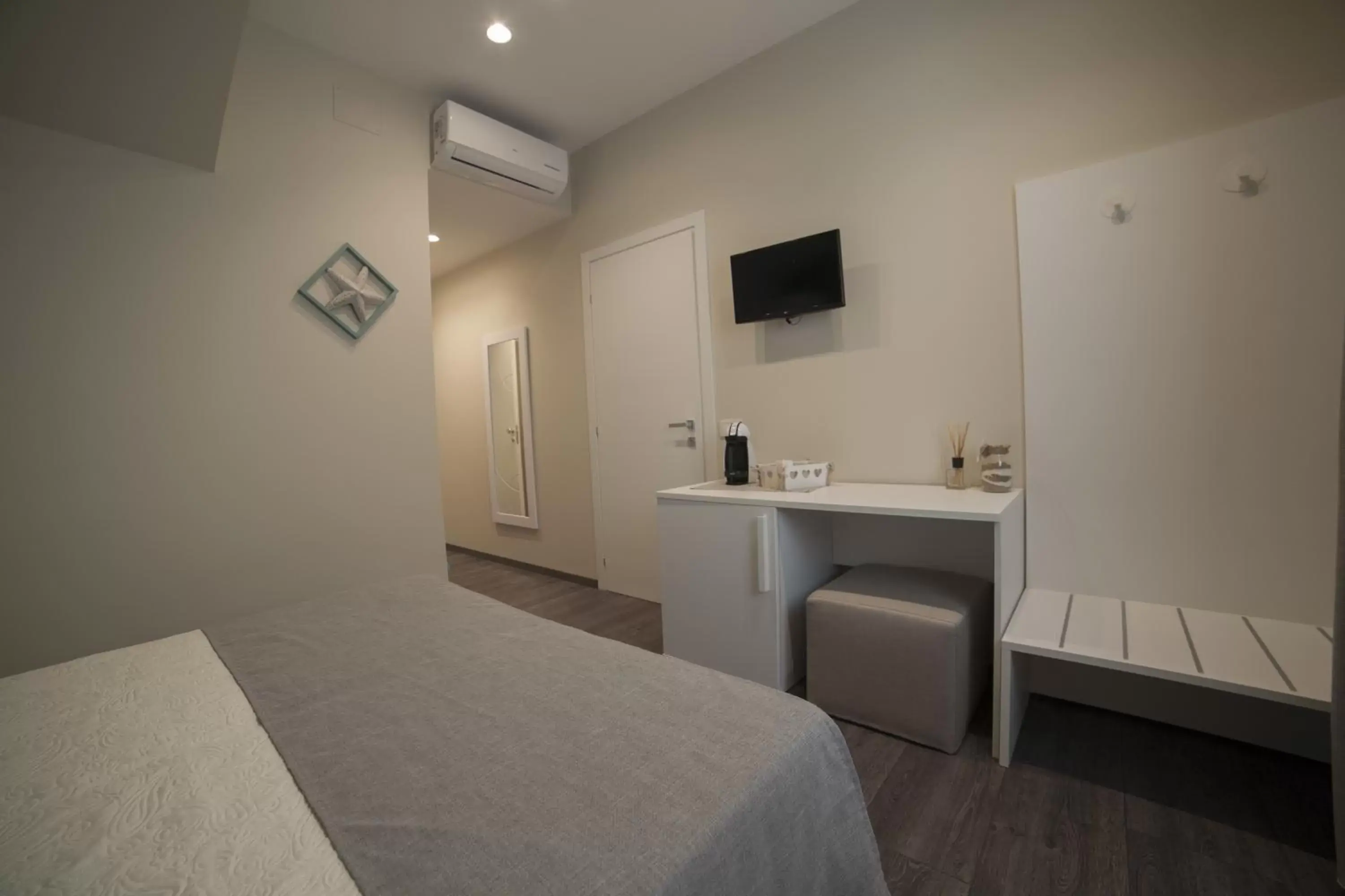 Small Double Room in Residence del sole Manfredonia Small Double Room in Residence del sole Manfredonia