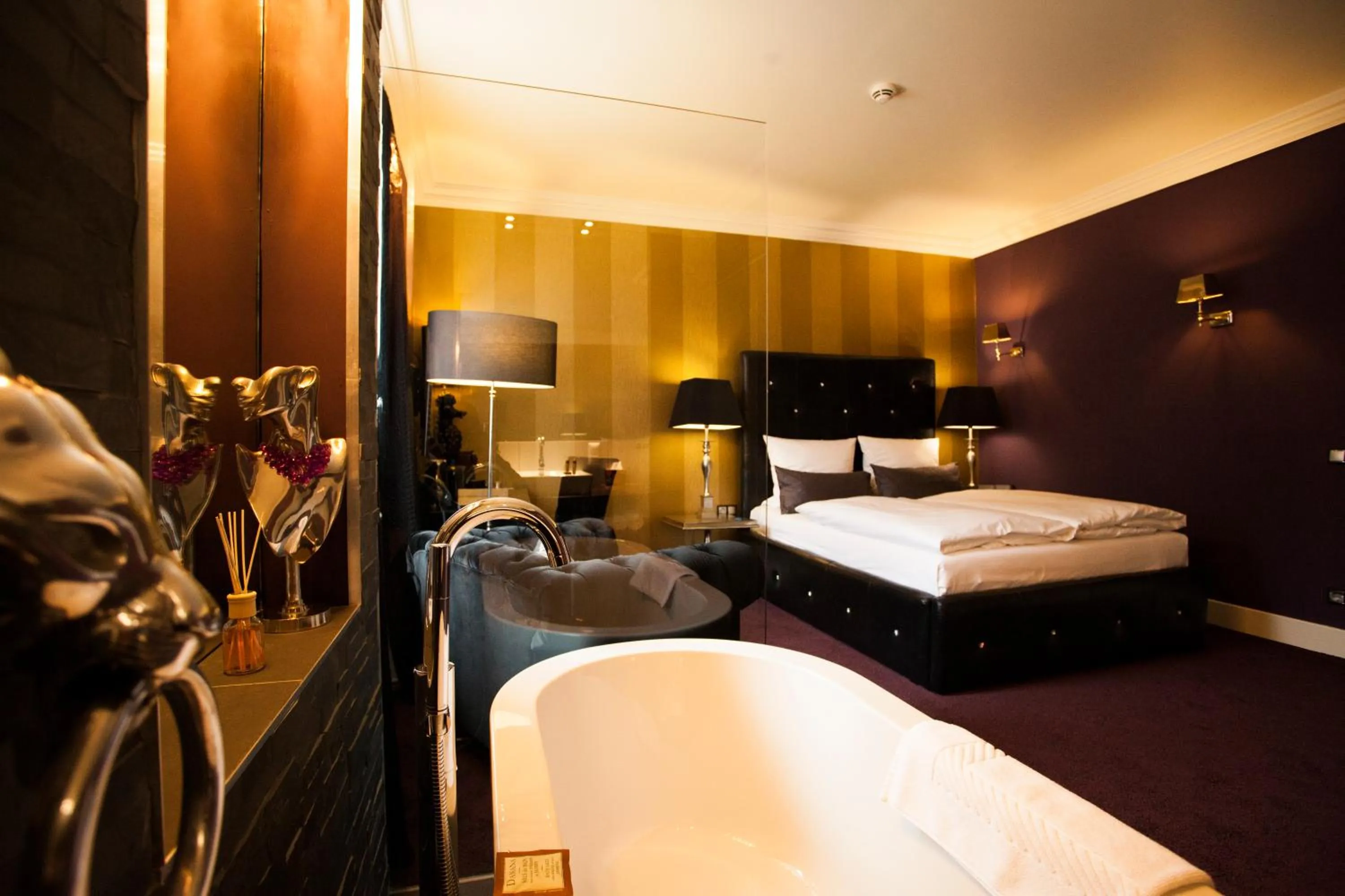 Photo of the whole room, Bed in Boutique-Hotel GEORGES