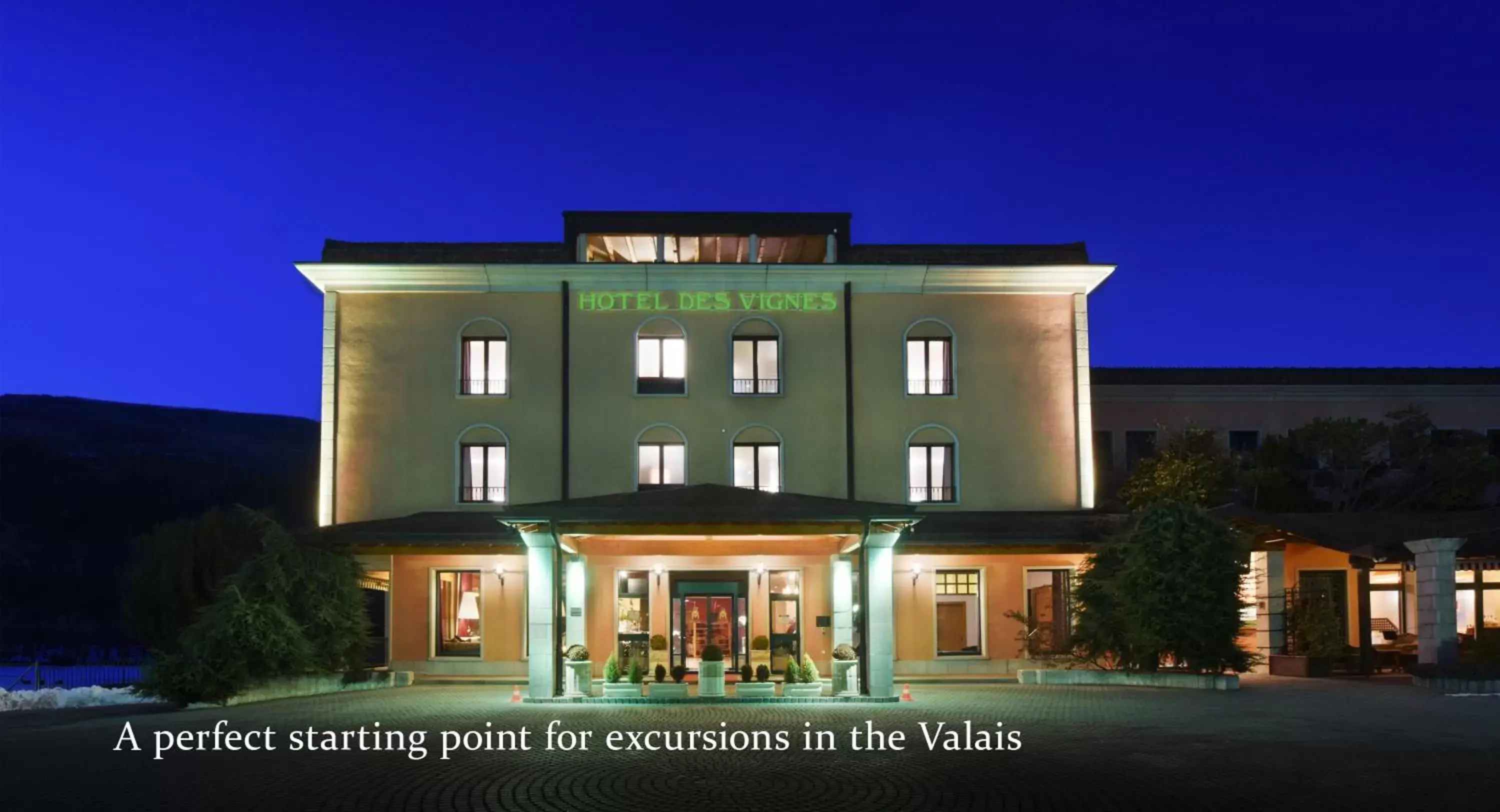 Facade/entrance in Hôtel des Vignes