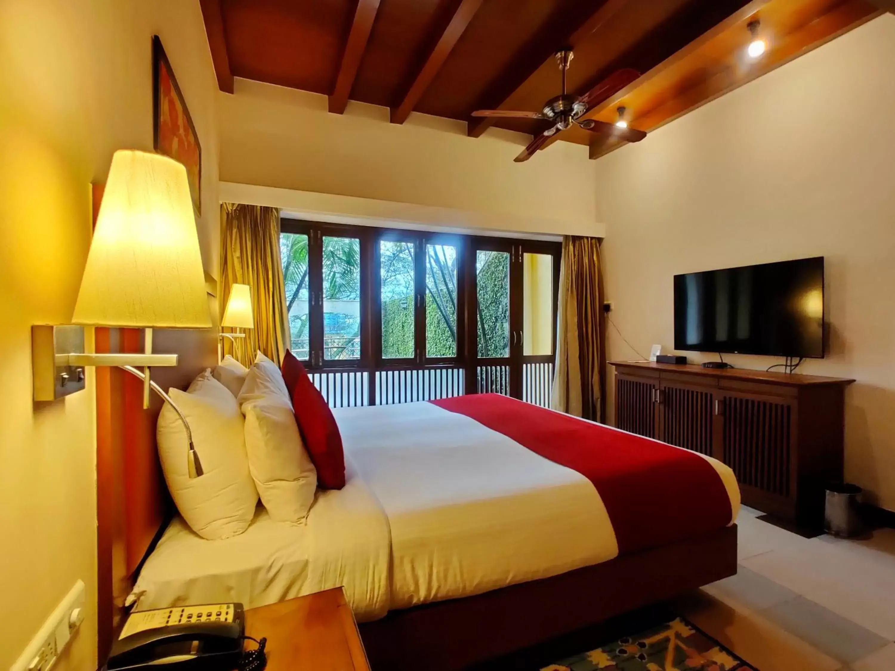 Bed in Fariyas Resort Lonavala