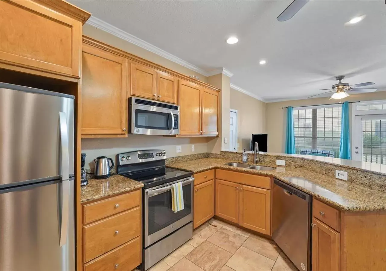 Kitchen or kitchenette, Kitchen/Kitchenette in The Dawn on Galveston Beach