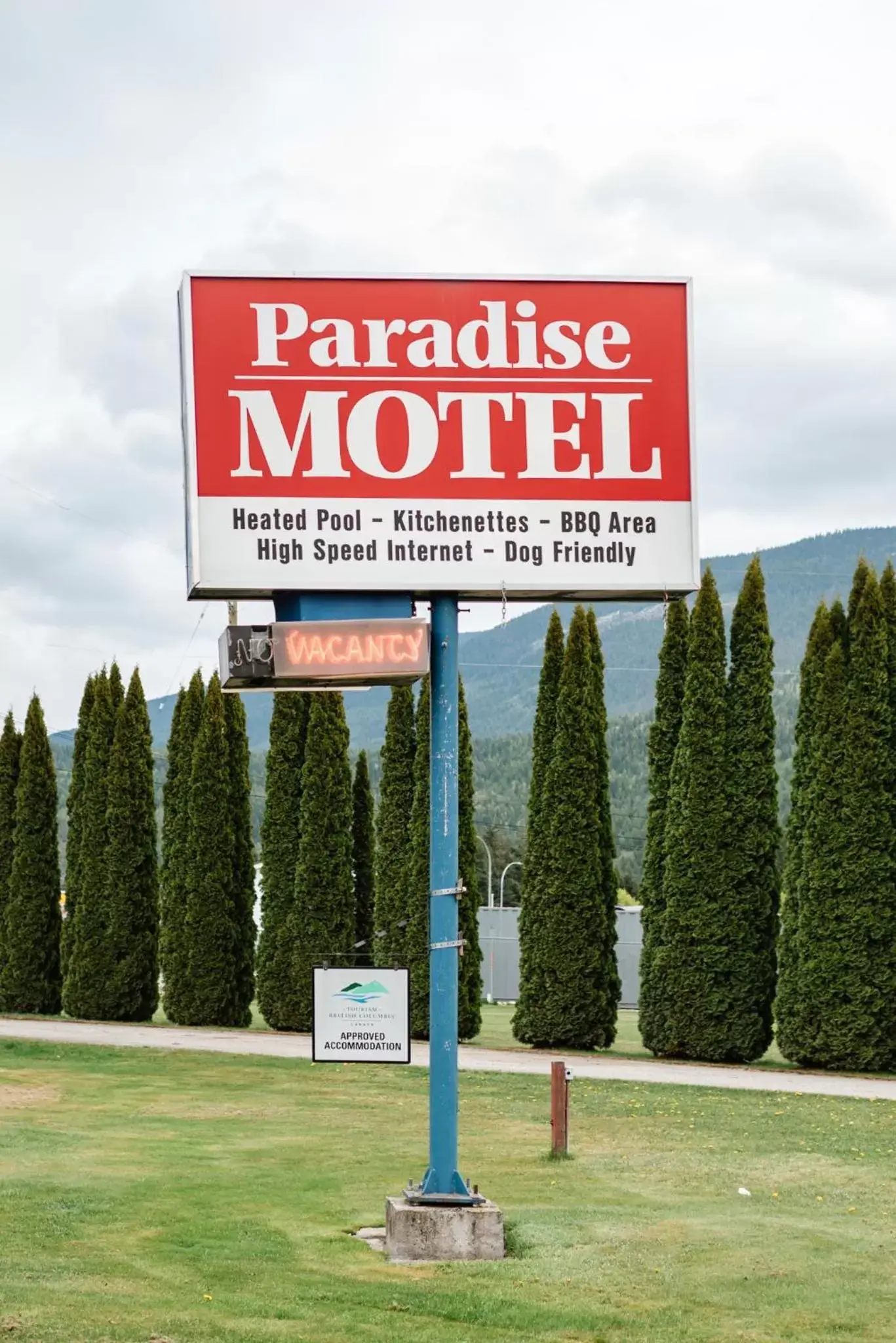 Property logo or sign in Paradise Motel