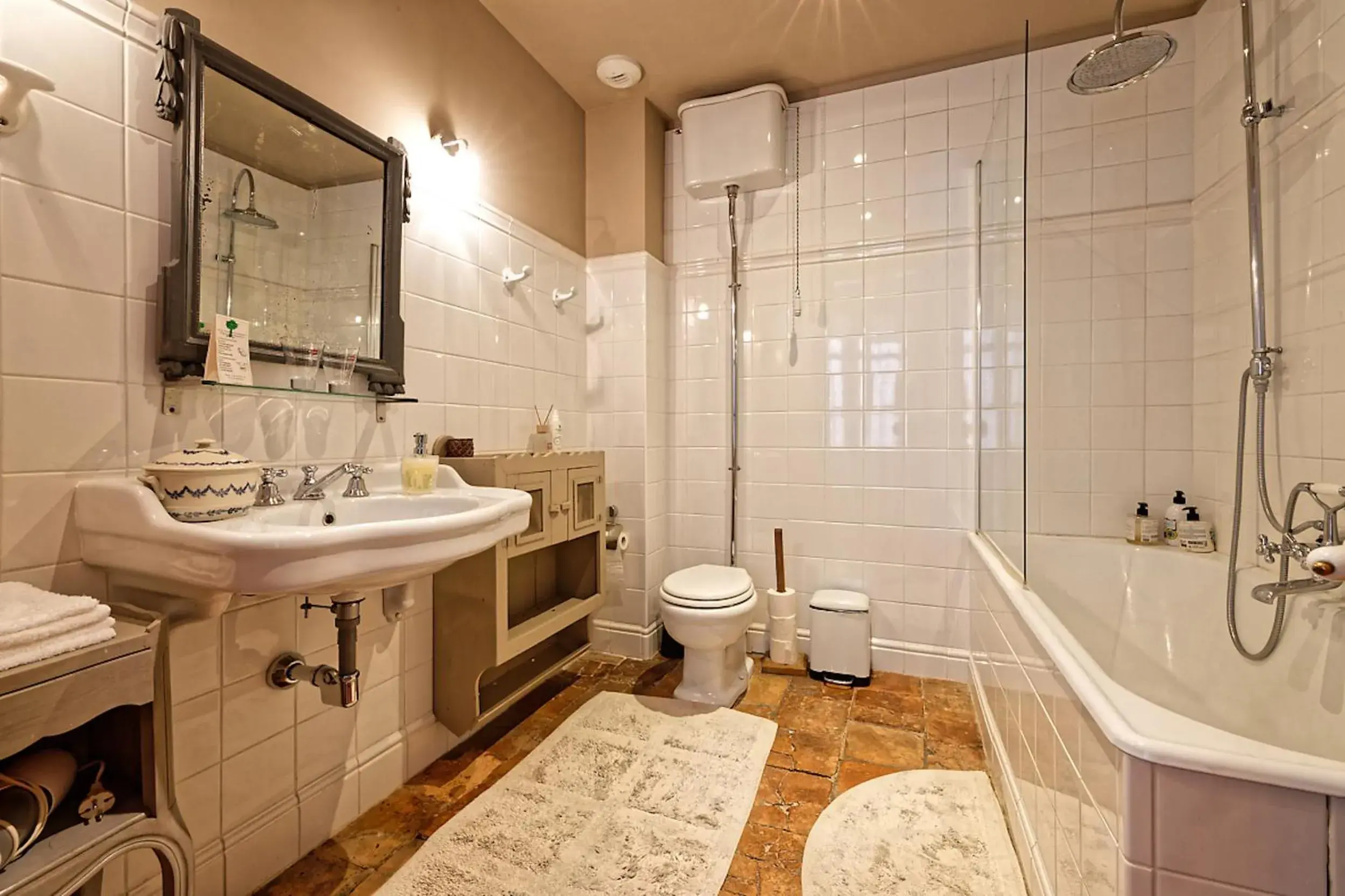 Shower, Bathroom in Les Jardins de Baracane