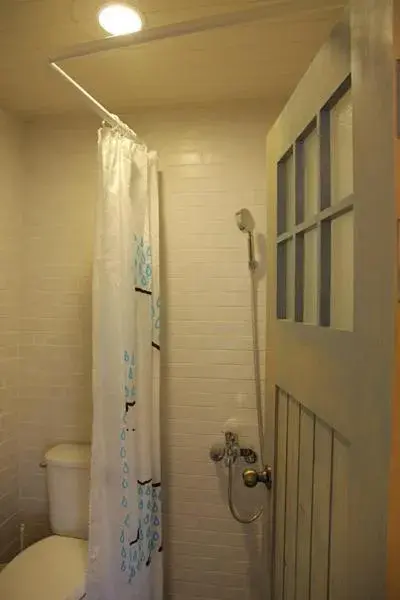 Bathroom in Cozy House Hostel