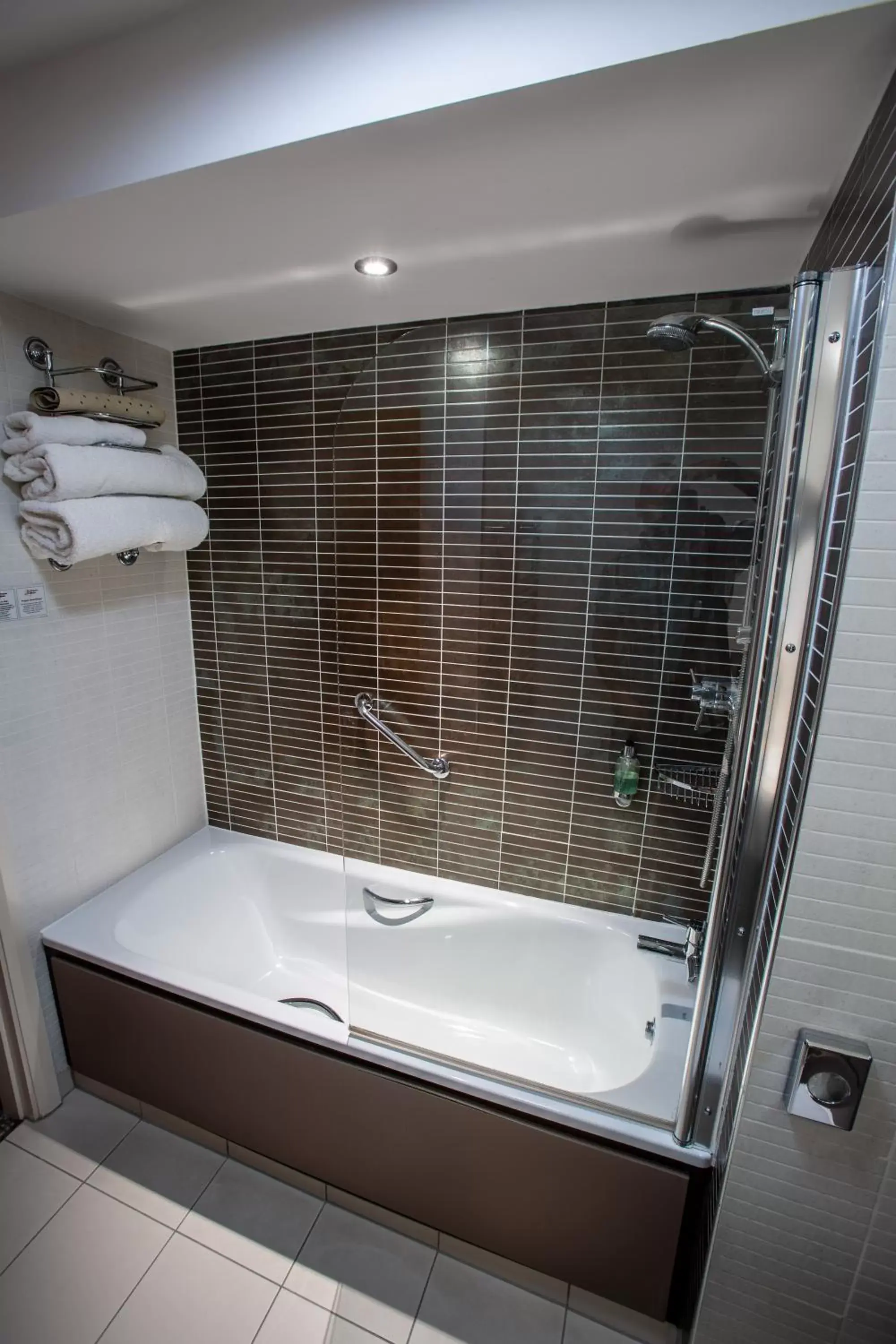Bathroom in Drayton Manor Hotel