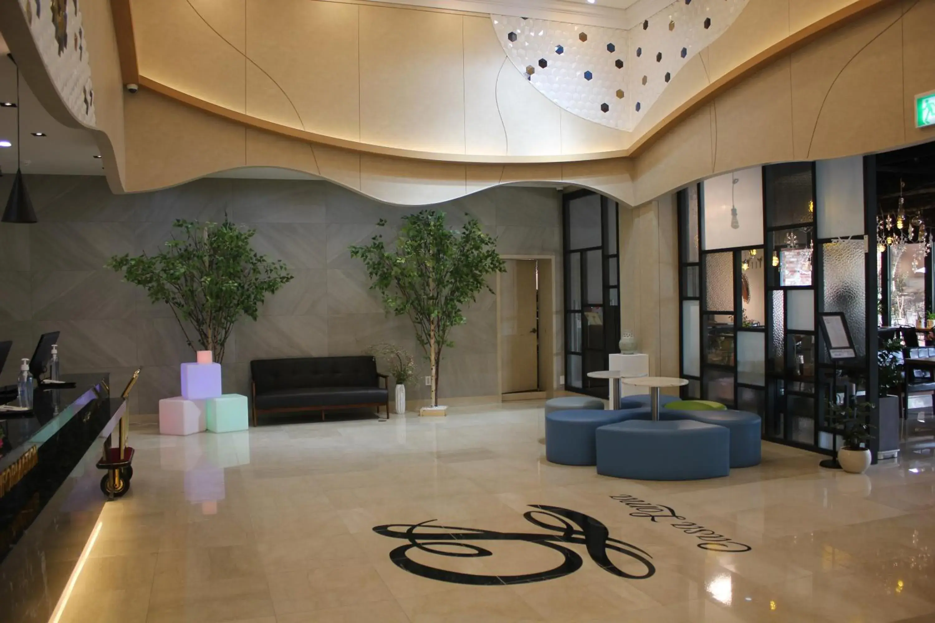 Property building, Lobby/Reception in Casaloma hotel
