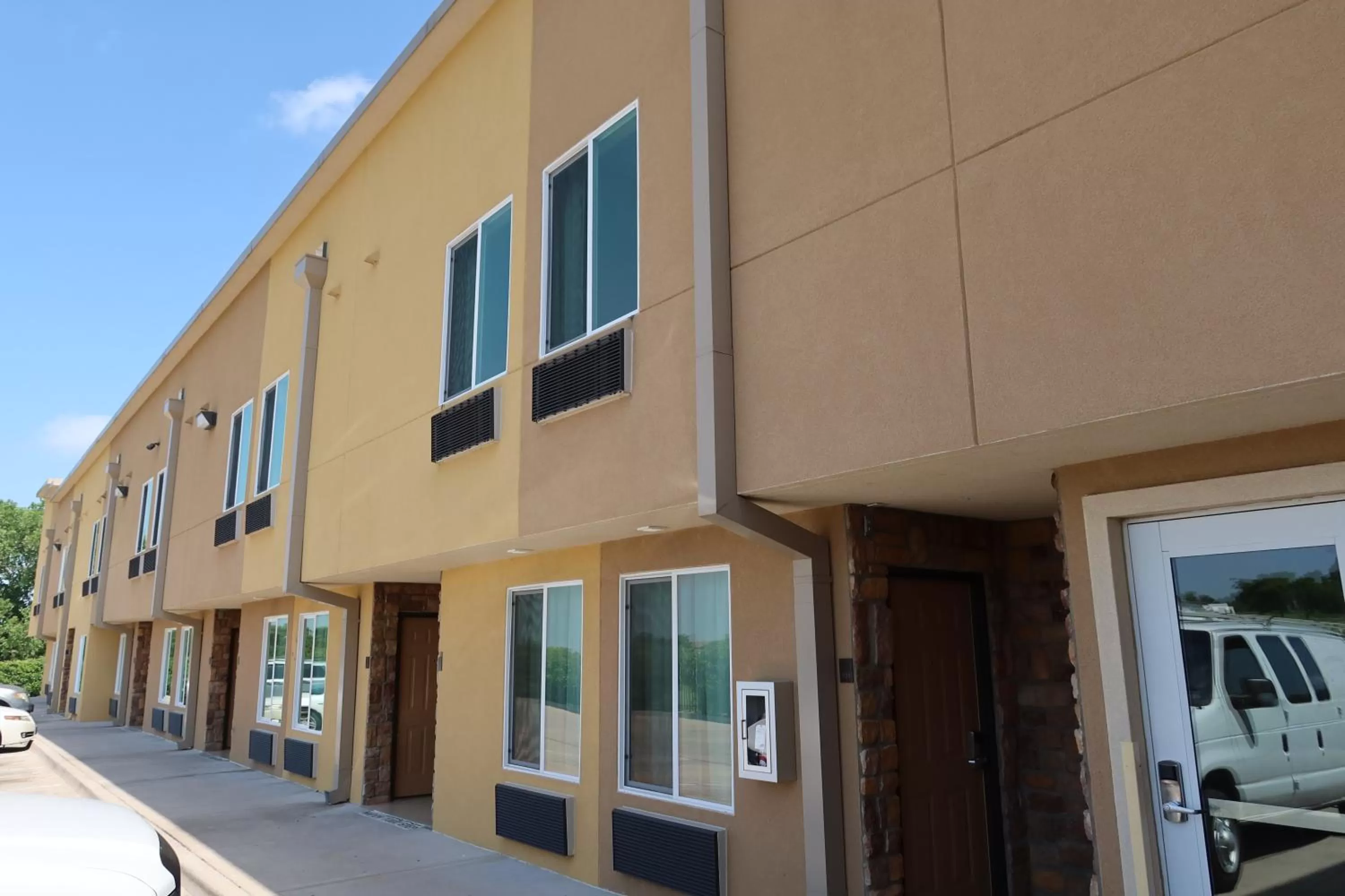 Property building in West Worth Inn & Suites White Settlement